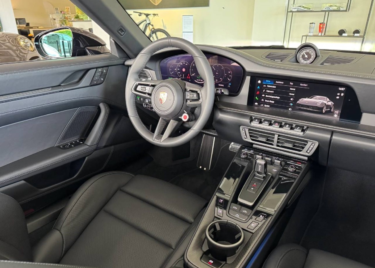 PORSCHE 3.6 Carrera 4 GTS PDK-image-1
