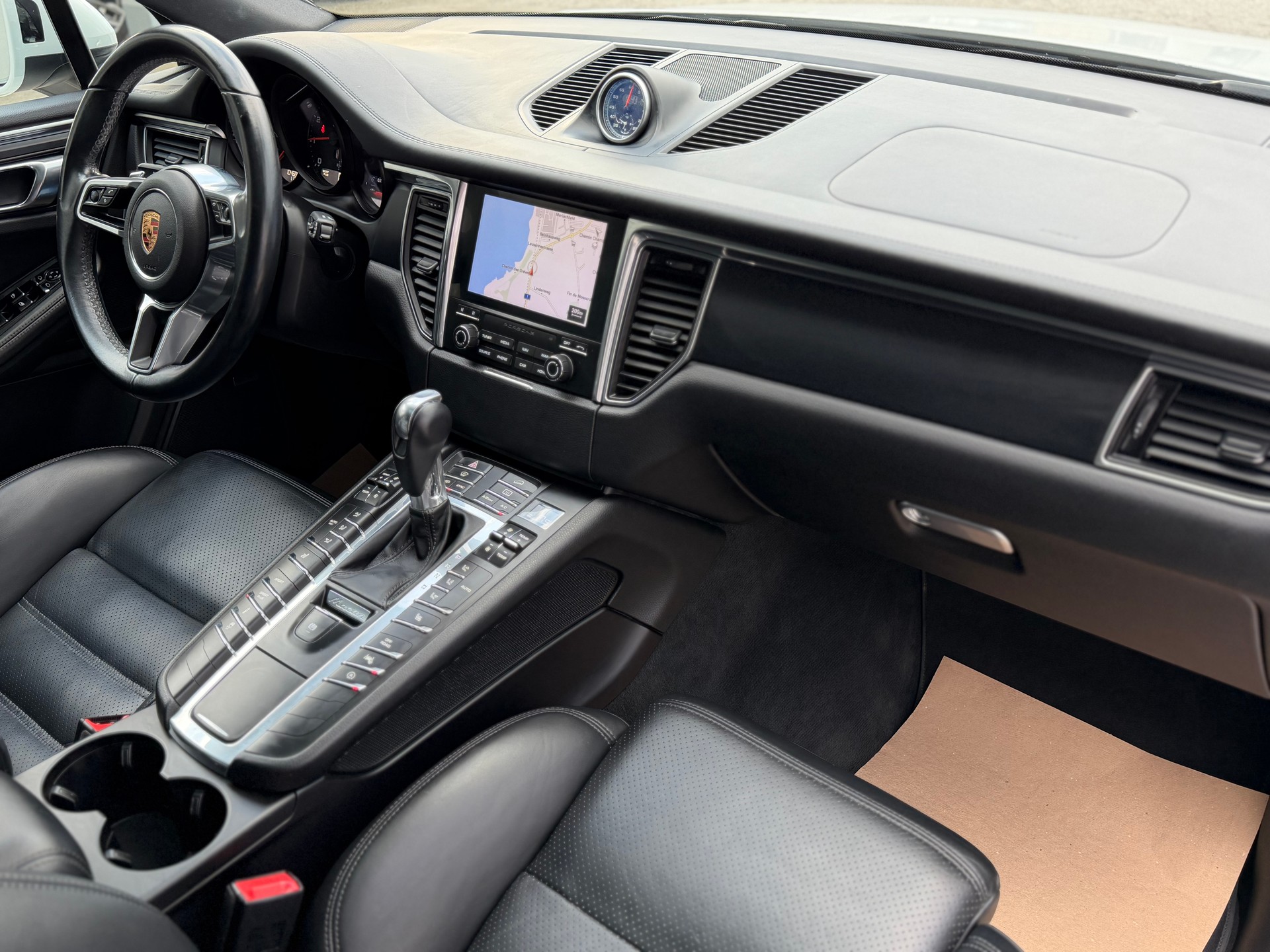 PORSCHE Macan PDK-image-15