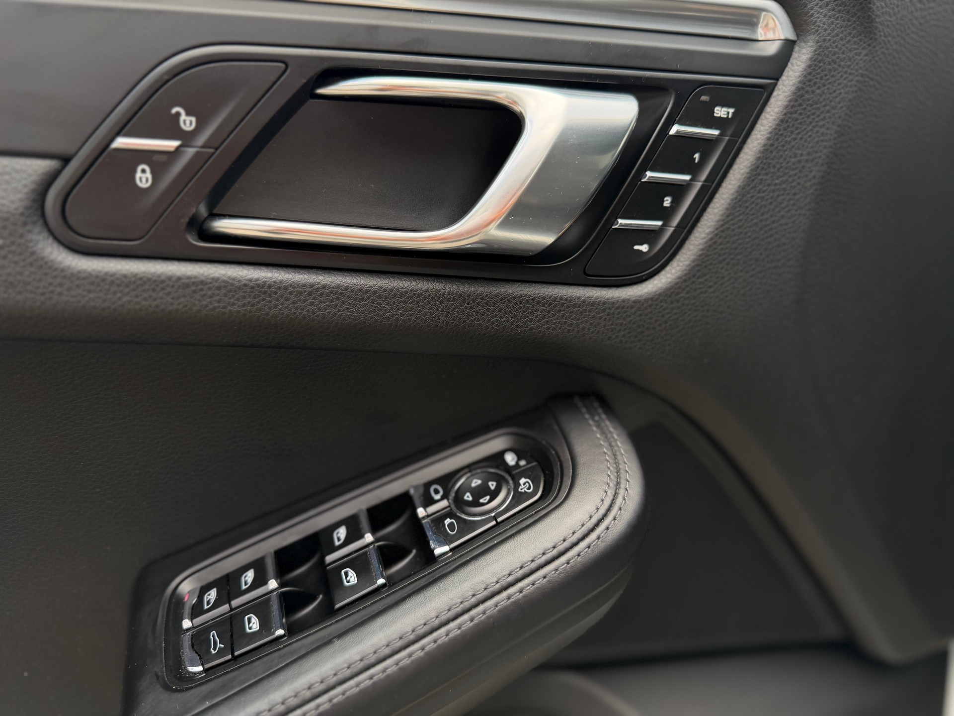PORSCHE Macan PDK-image-23