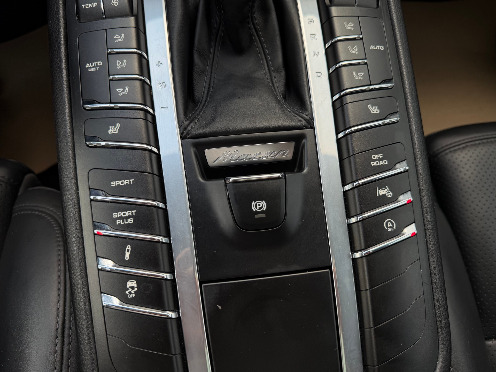 PORSCHE Macan PDK-image-19