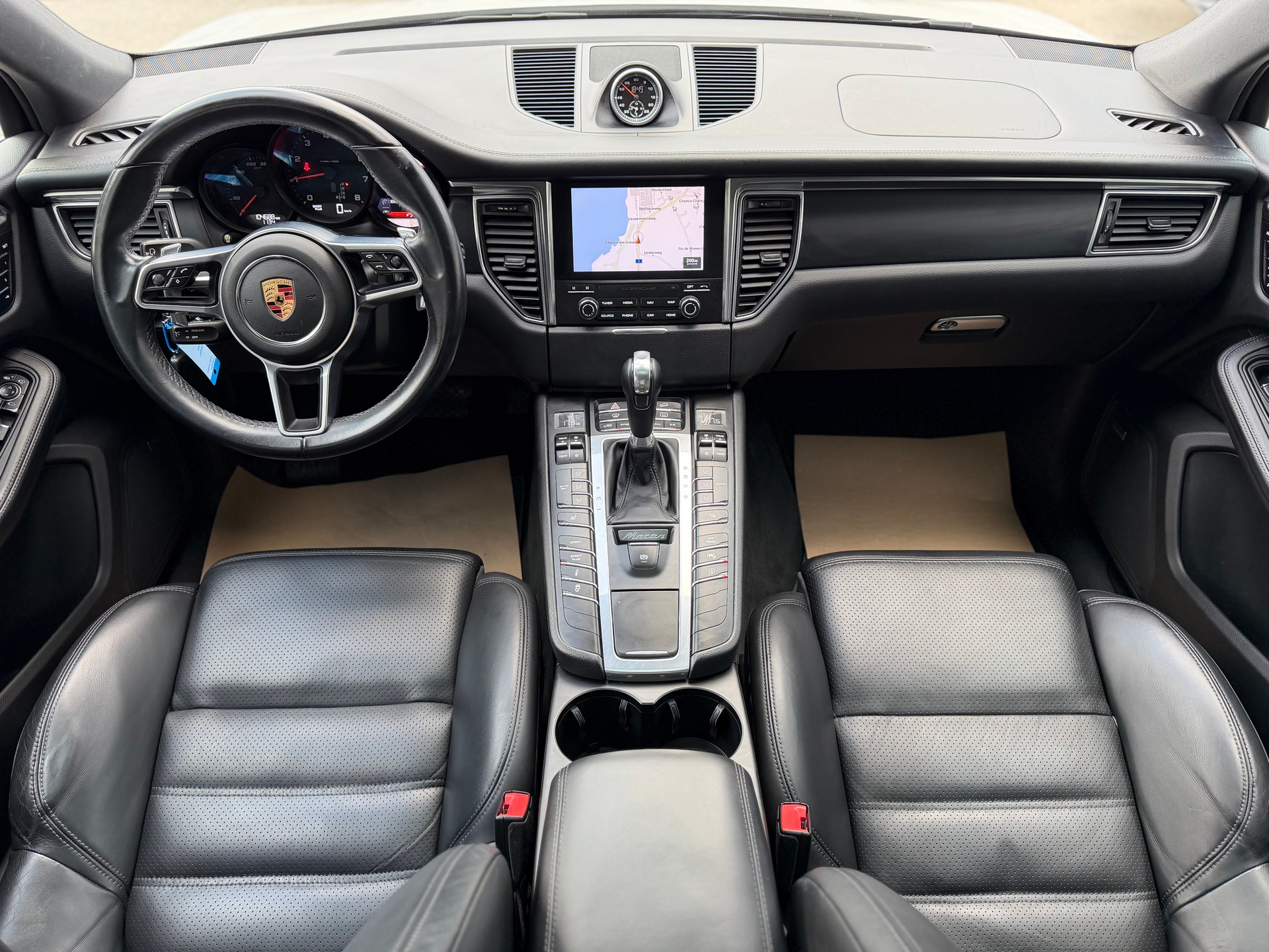 PORSCHE Macan PDK-image-12