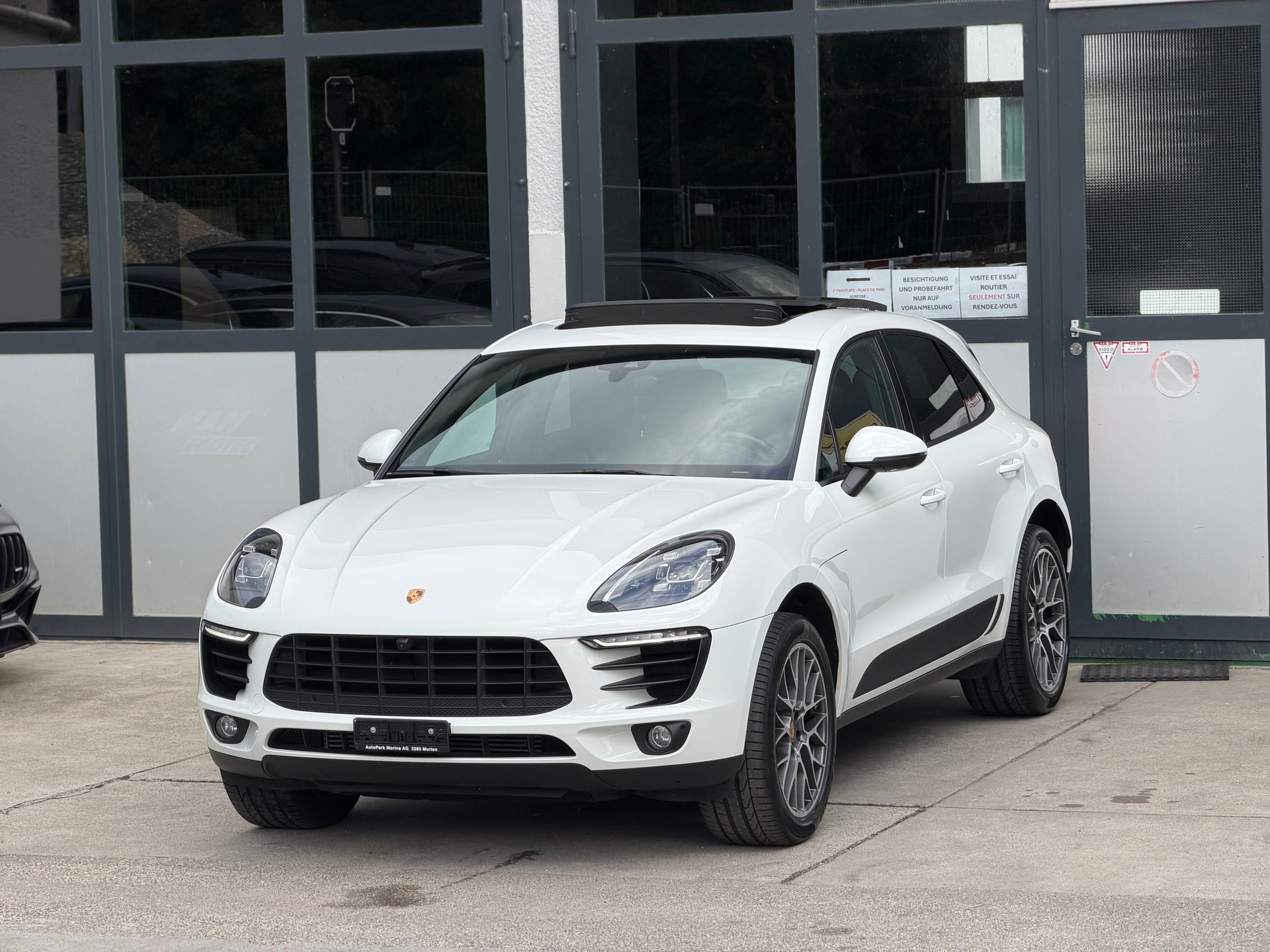 PORSCHE Macan PDK-image-1