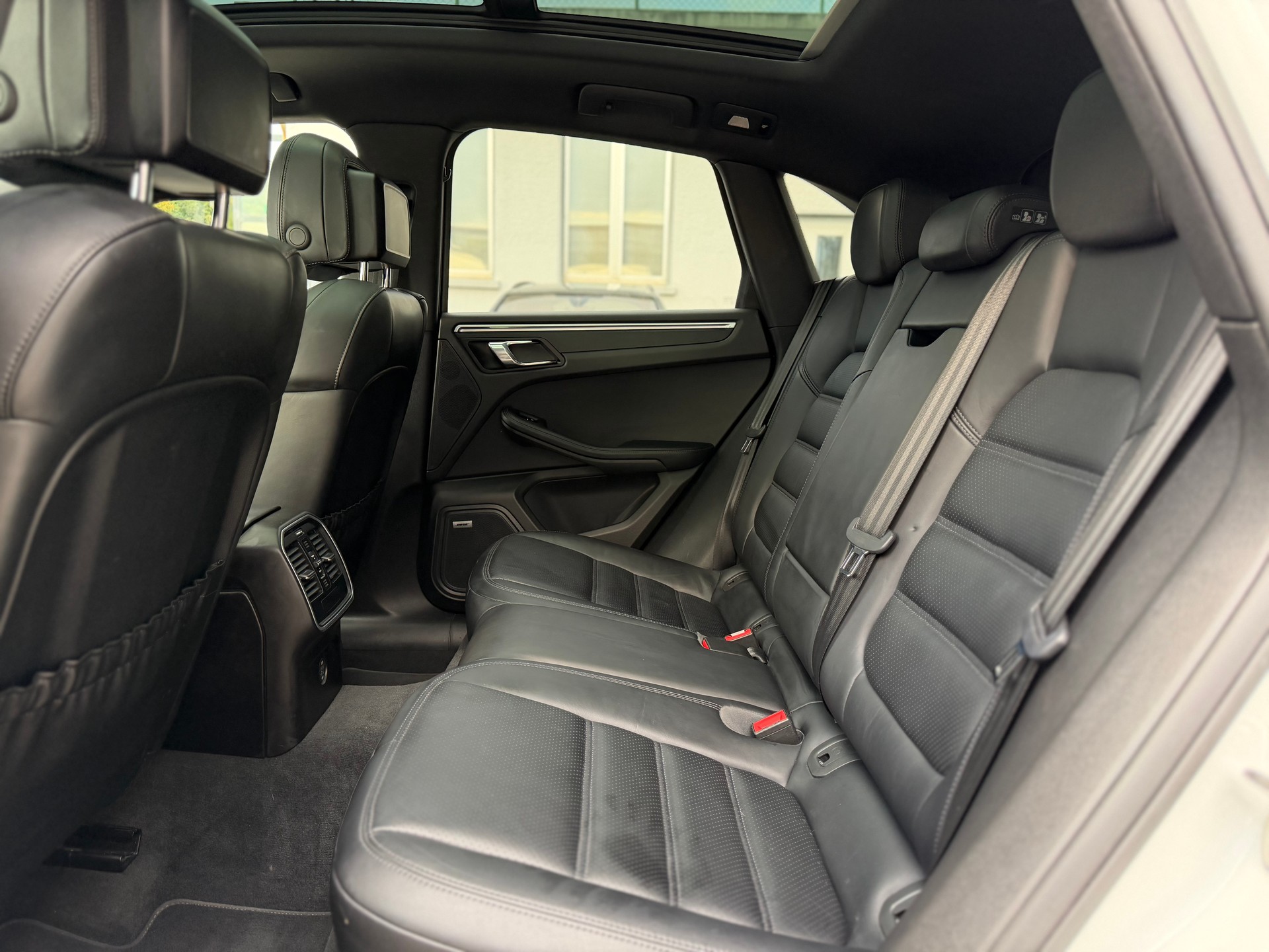 PORSCHE Macan PDK-image-11