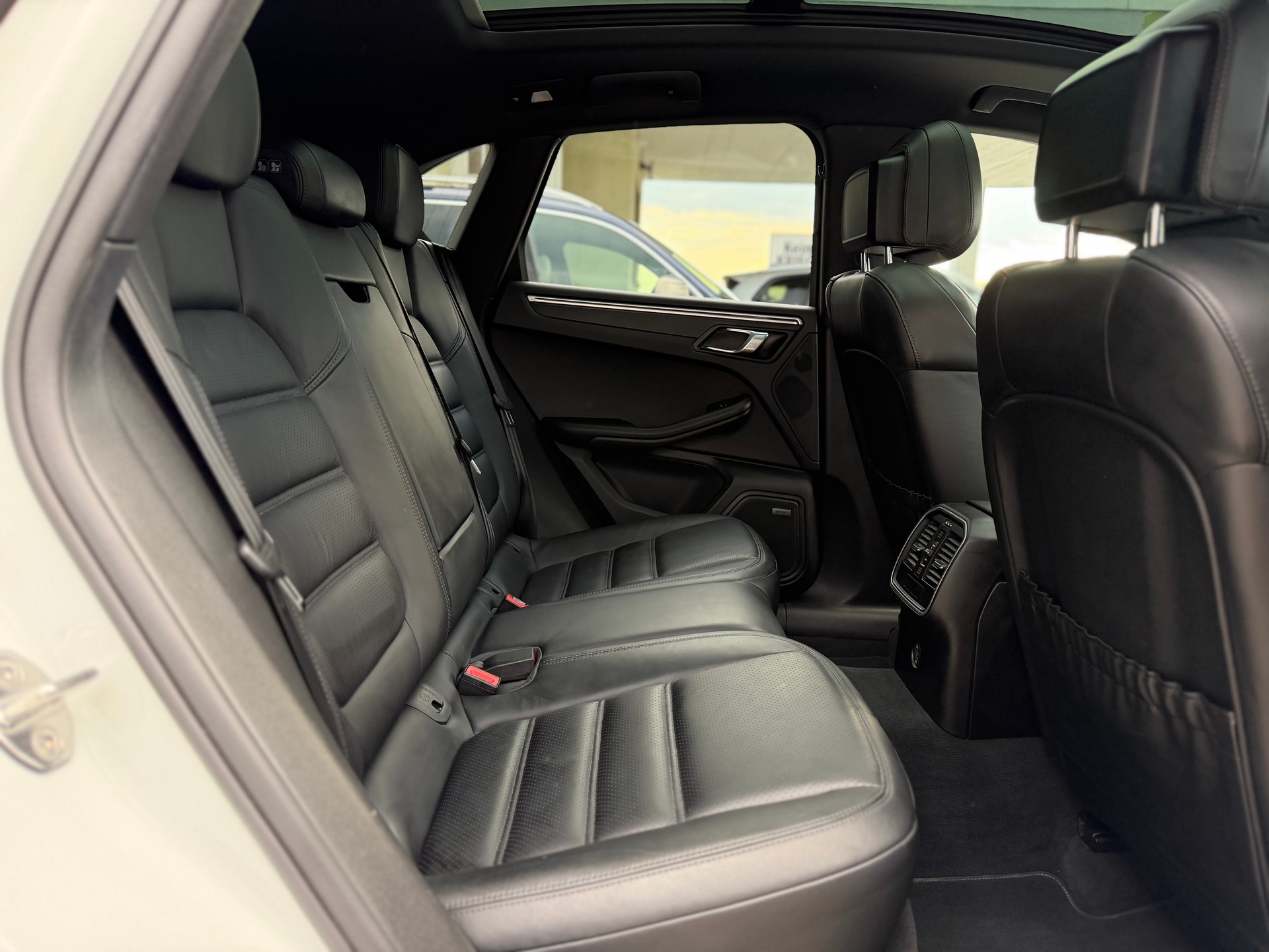 PORSCHE Macan PDK-image-13
