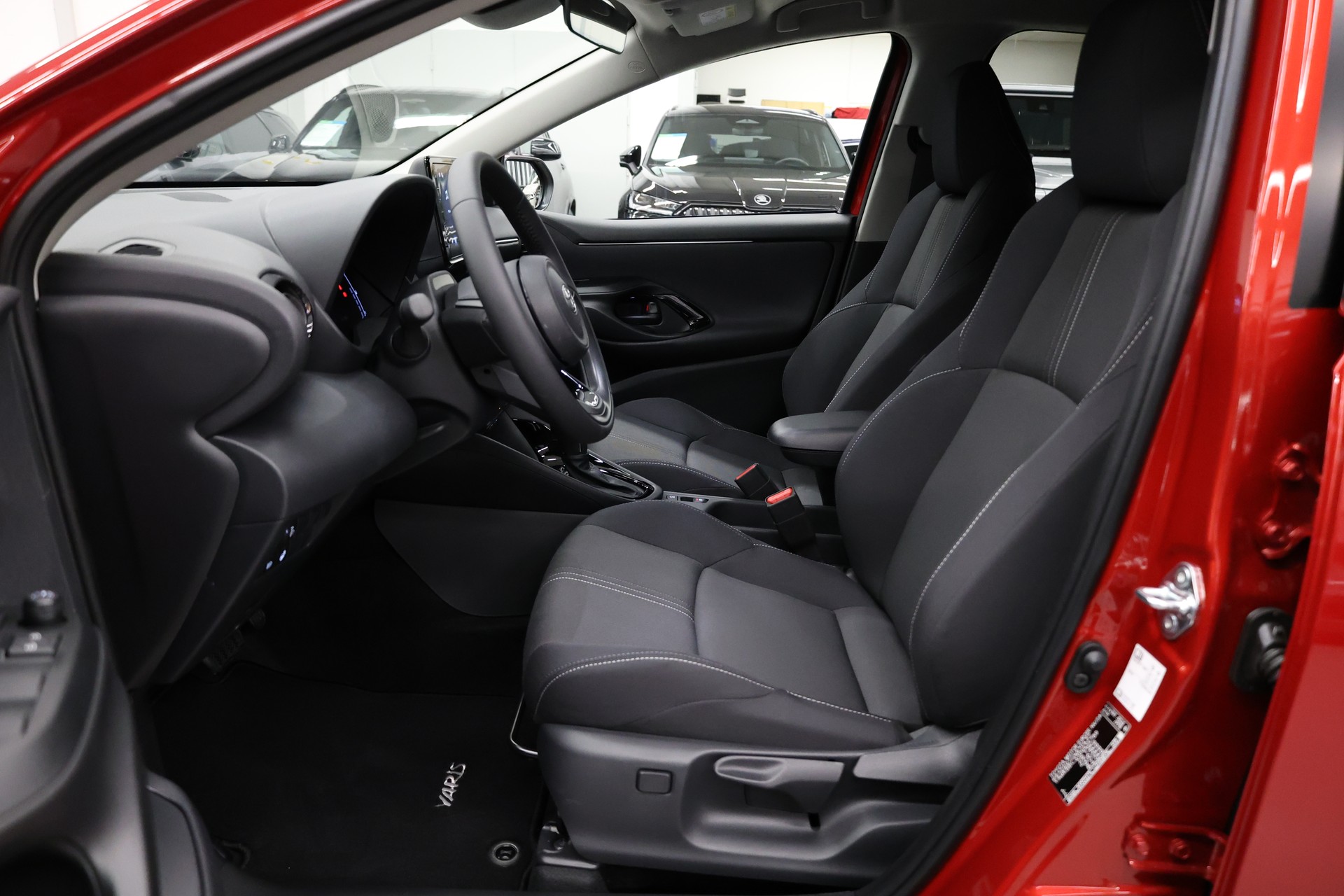 TOYOTA Yaris 1.5 VVT-i HSD Teamplayer-image-19
