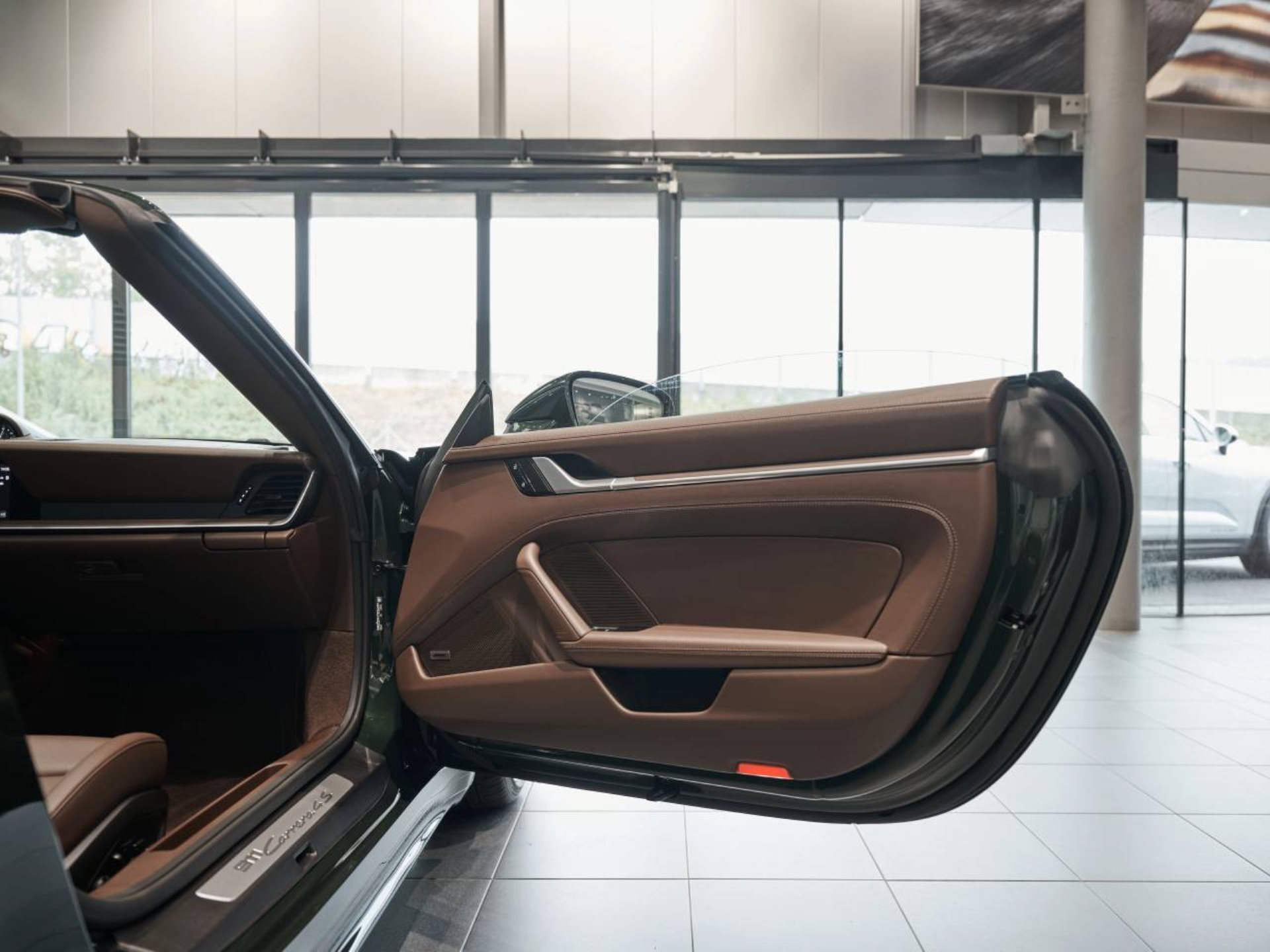 PORSCHE 911 Carrera 4S Cabriolet-image-28