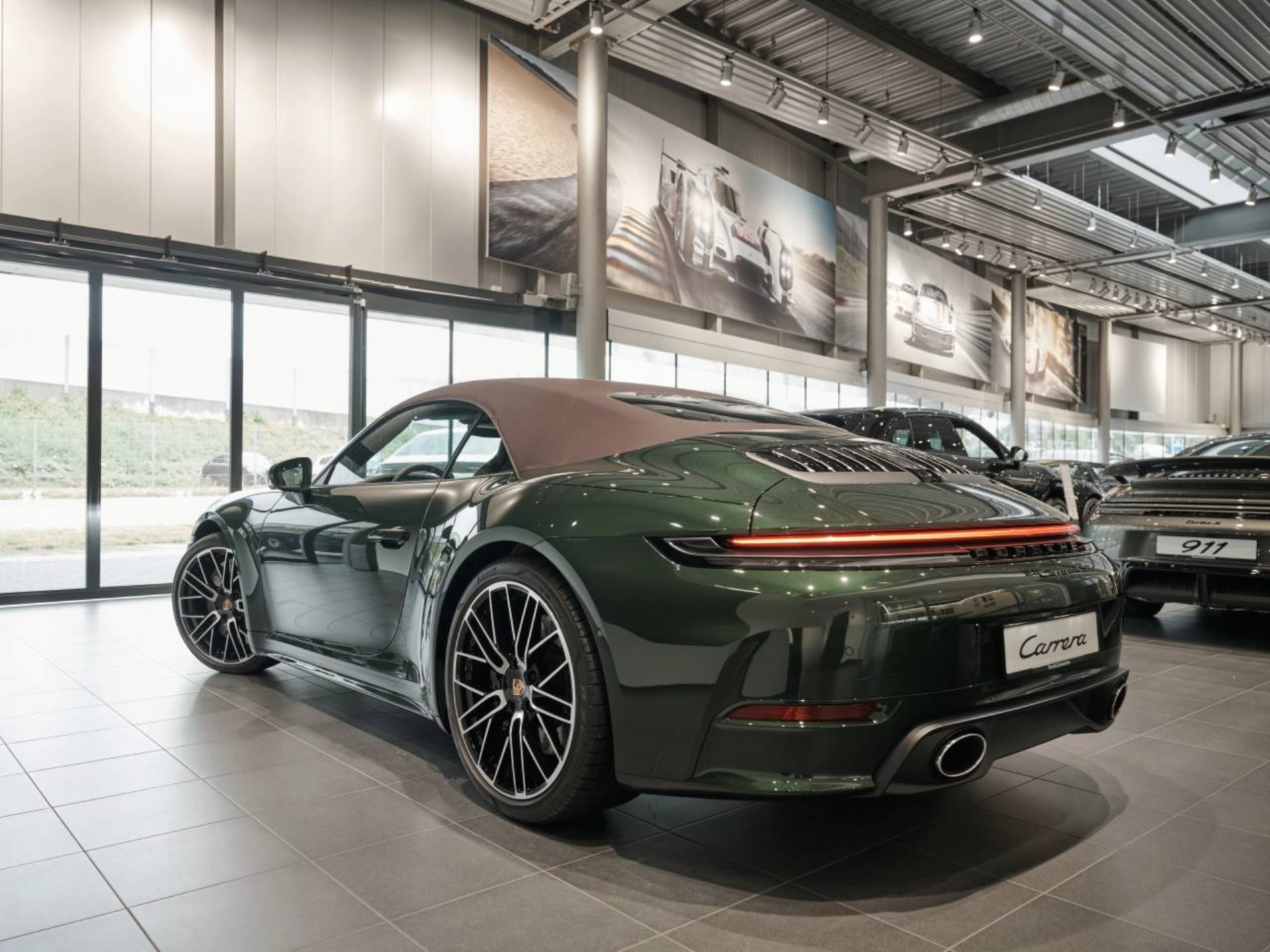 PORSCHE 911 Carrera 4S Cabriolet-image-14