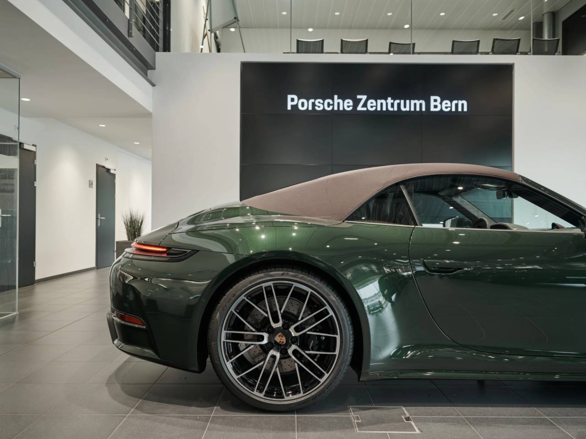 PORSCHE 911 Carrera 4S Cabriolet-image-19