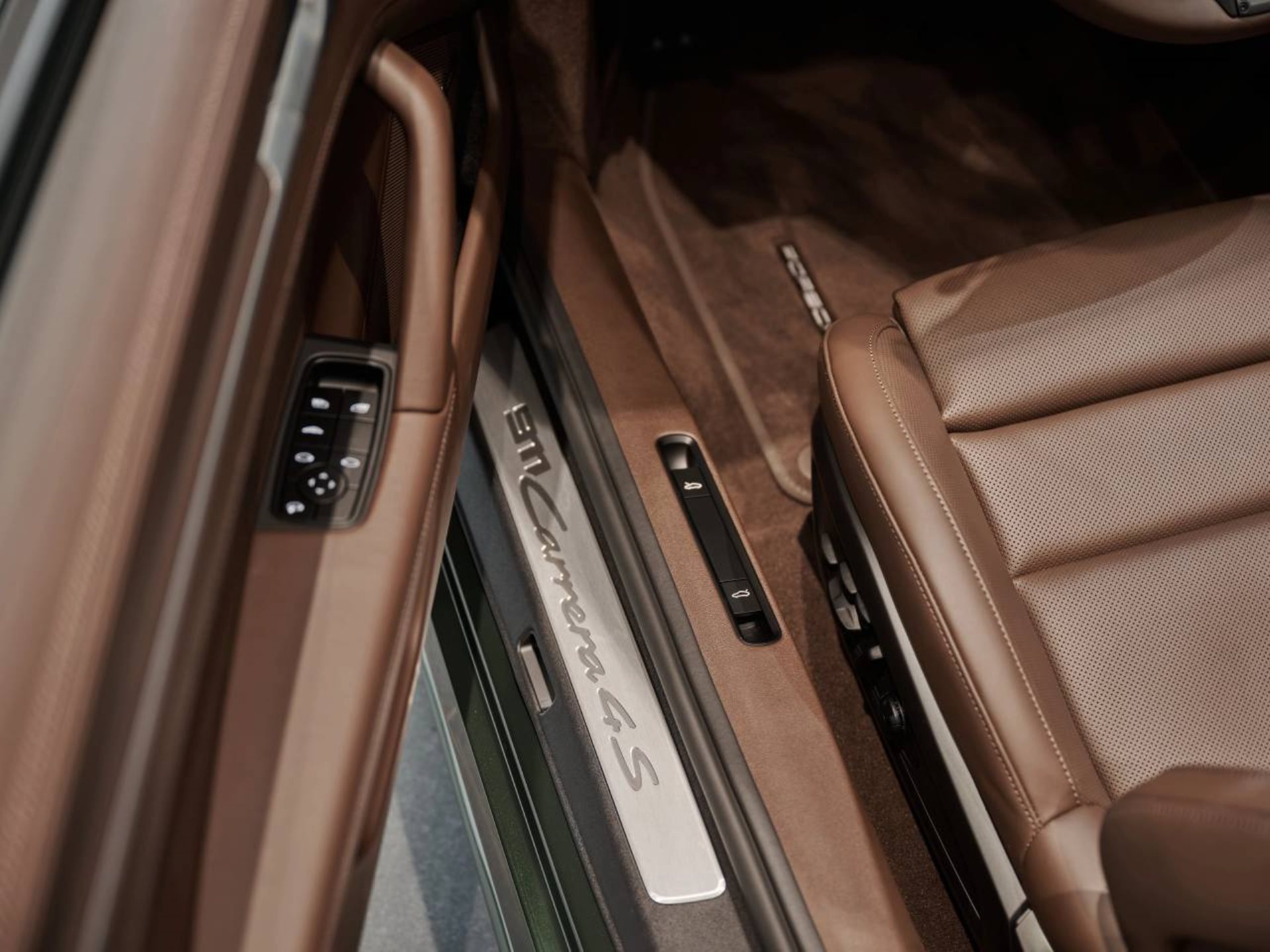 PORSCHE 911 Carrera 4S Cabriolet-image-27