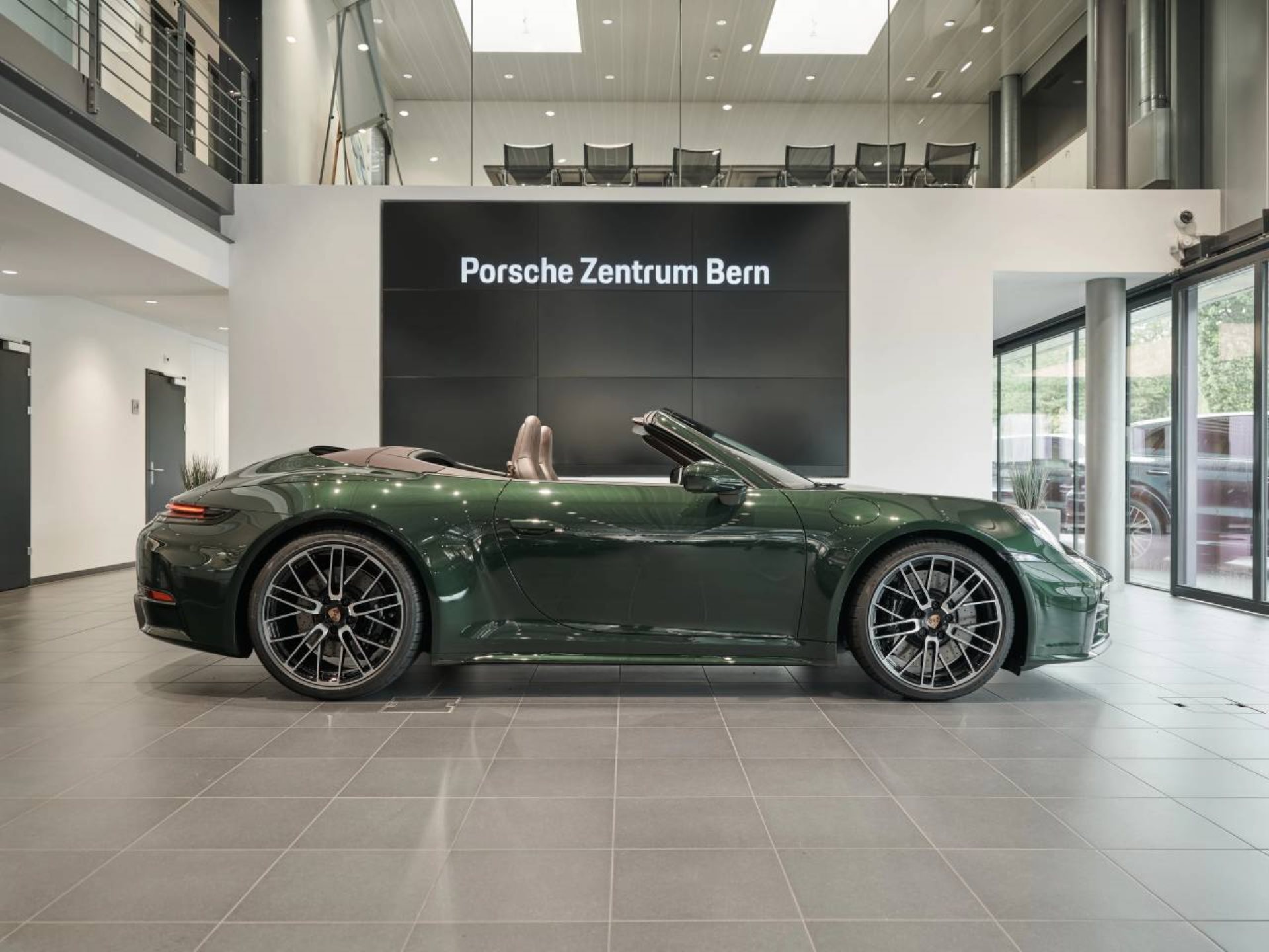 PORSCHE 911 Carrera 4S Cabriolet-showroom-element-1