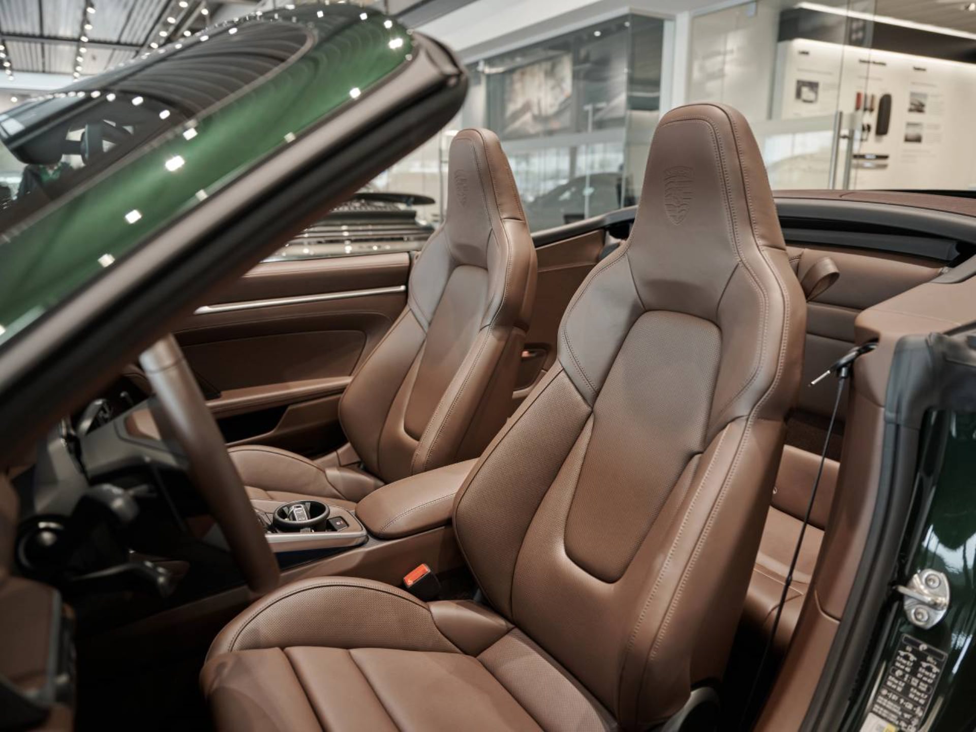 PORSCHE 911 Carrera 4S Cabriolet-image-4