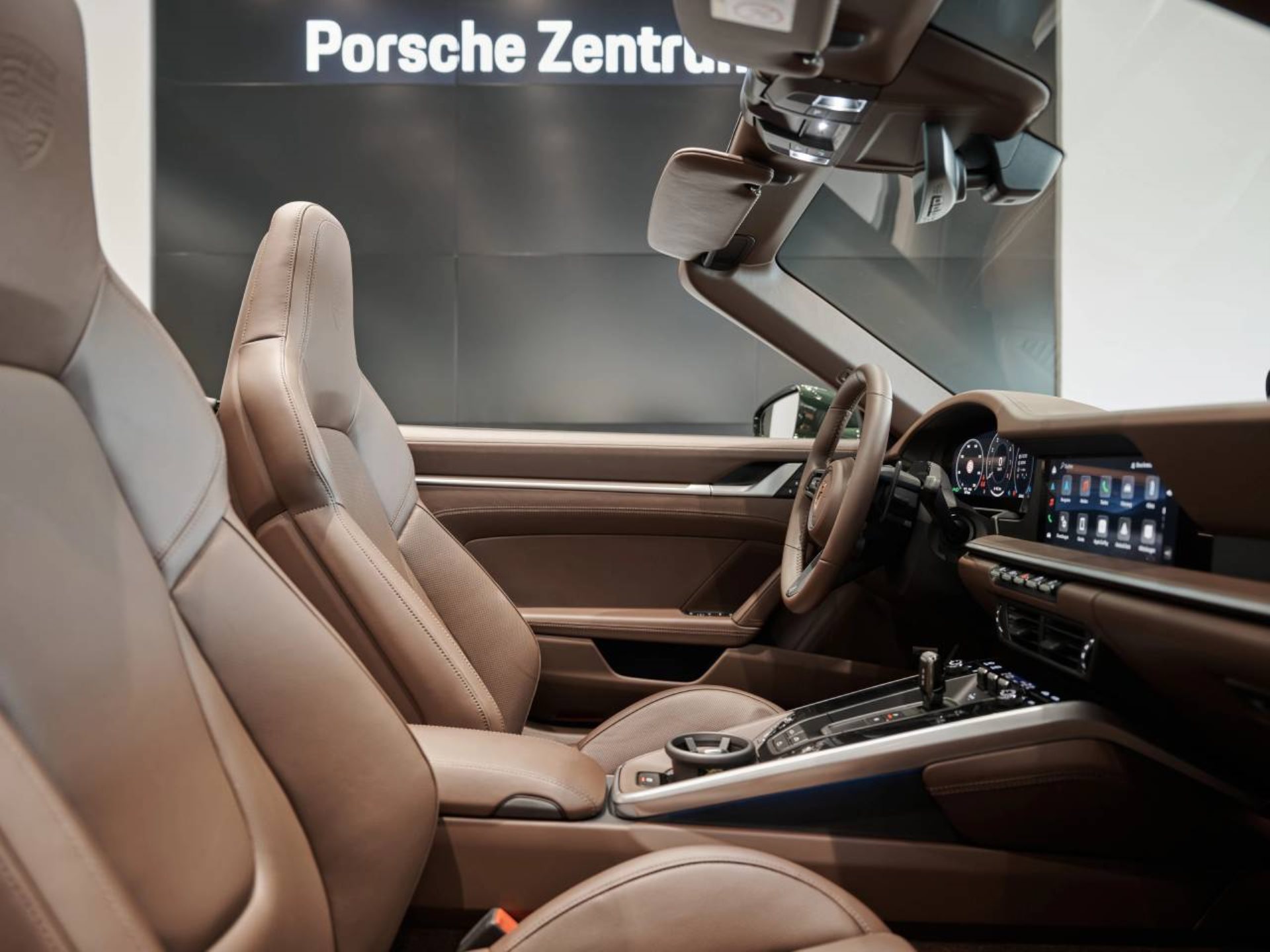 PORSCHE 911 Carrera 4S Cabriolet-image-24