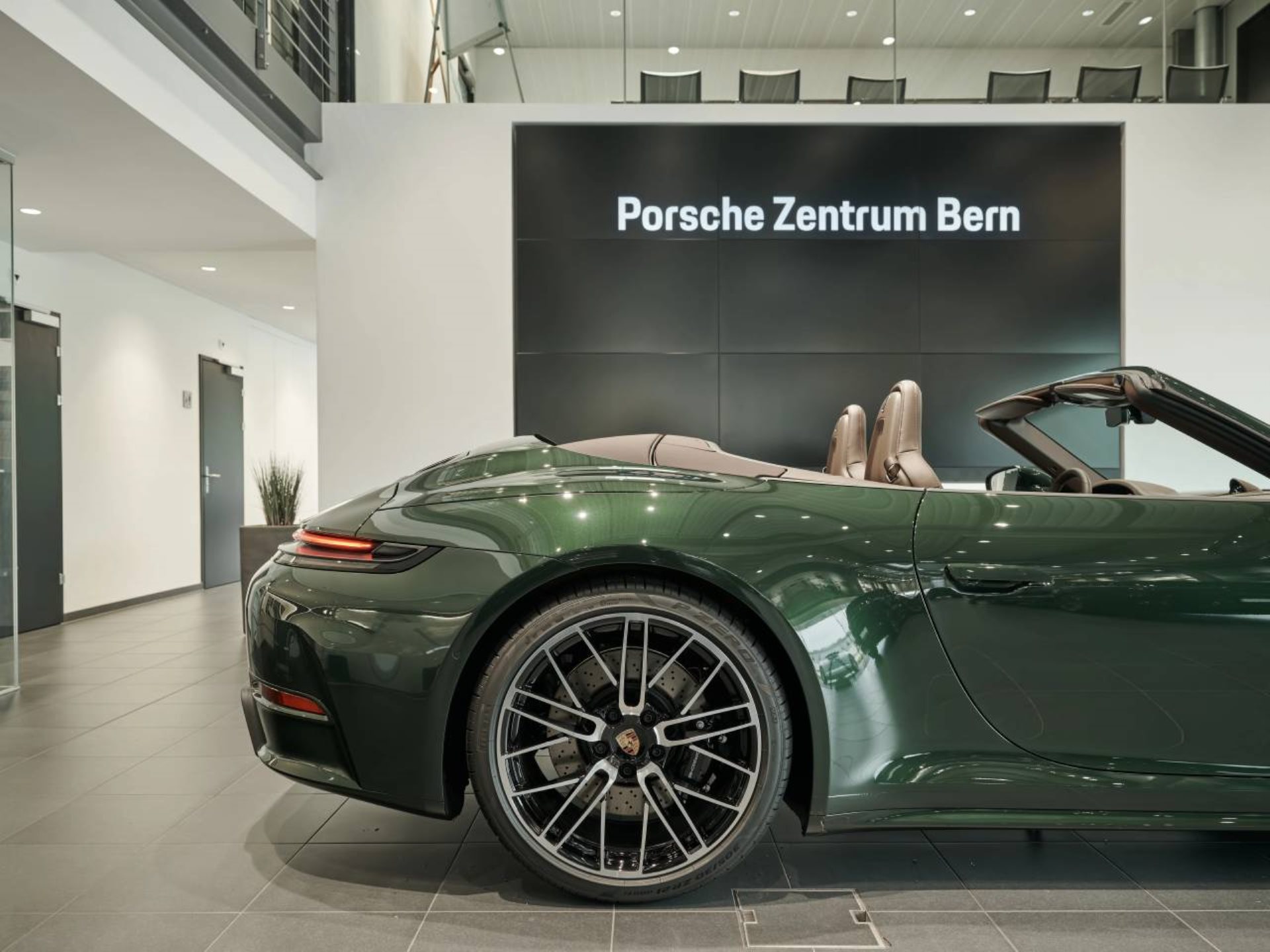 PORSCHE 911 Carrera 4S Cabriolet-image-17