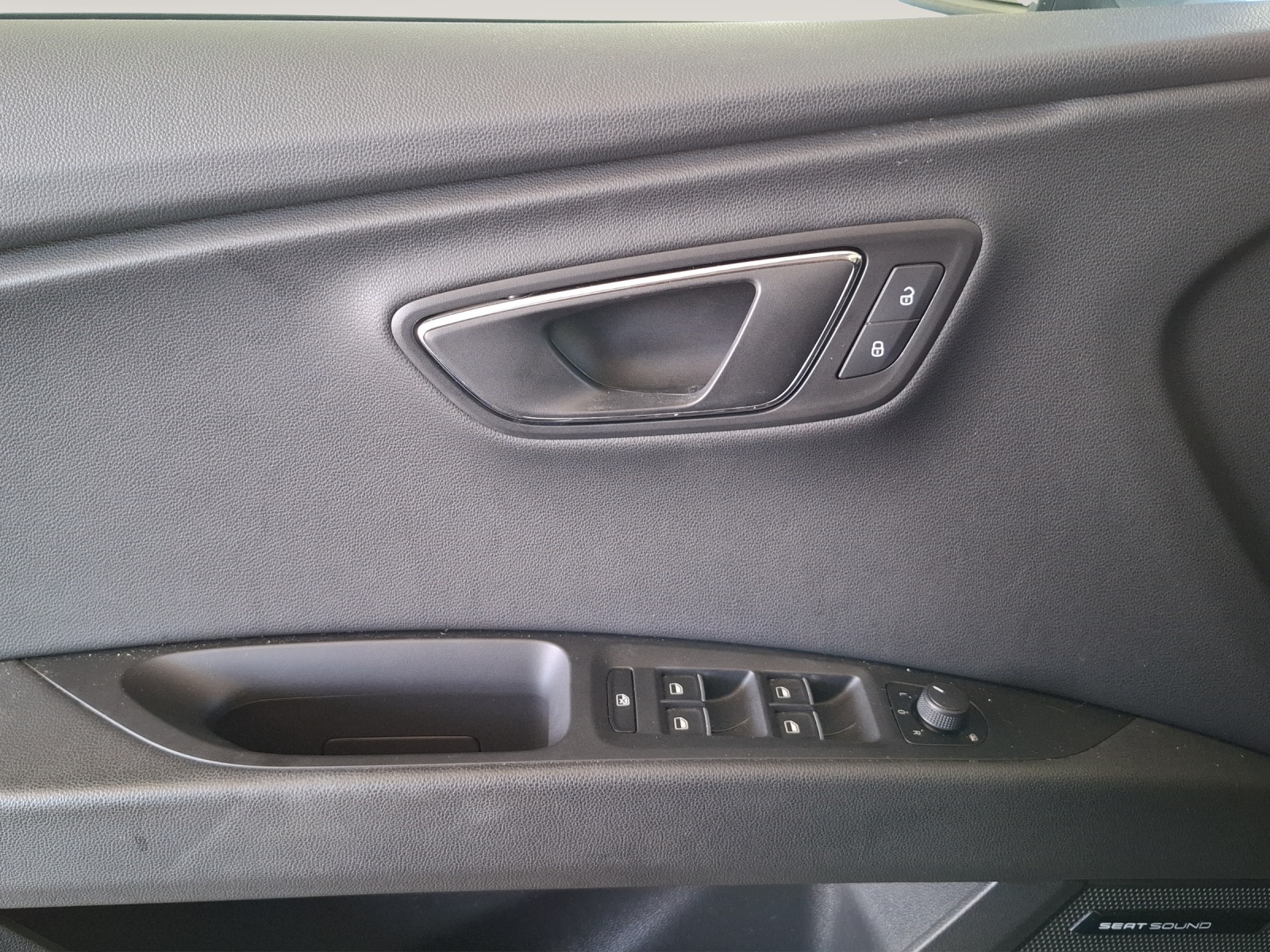 SEAT Leon 1.8 TSI FR // 8-fach Aluminiumbereift-image-14