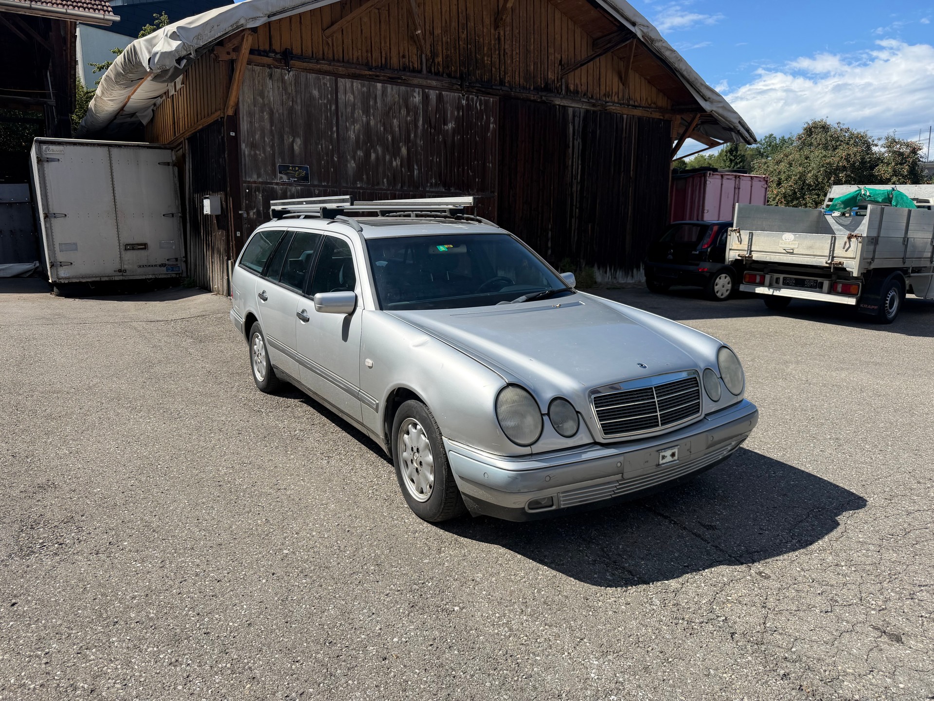 MERCEDES-BENZ E 290 TD Classic-image-0
