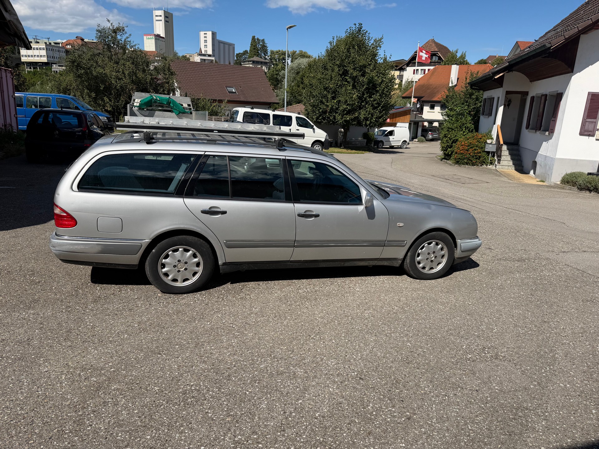 MERCEDES-BENZ E 290 TD Classic-image-3