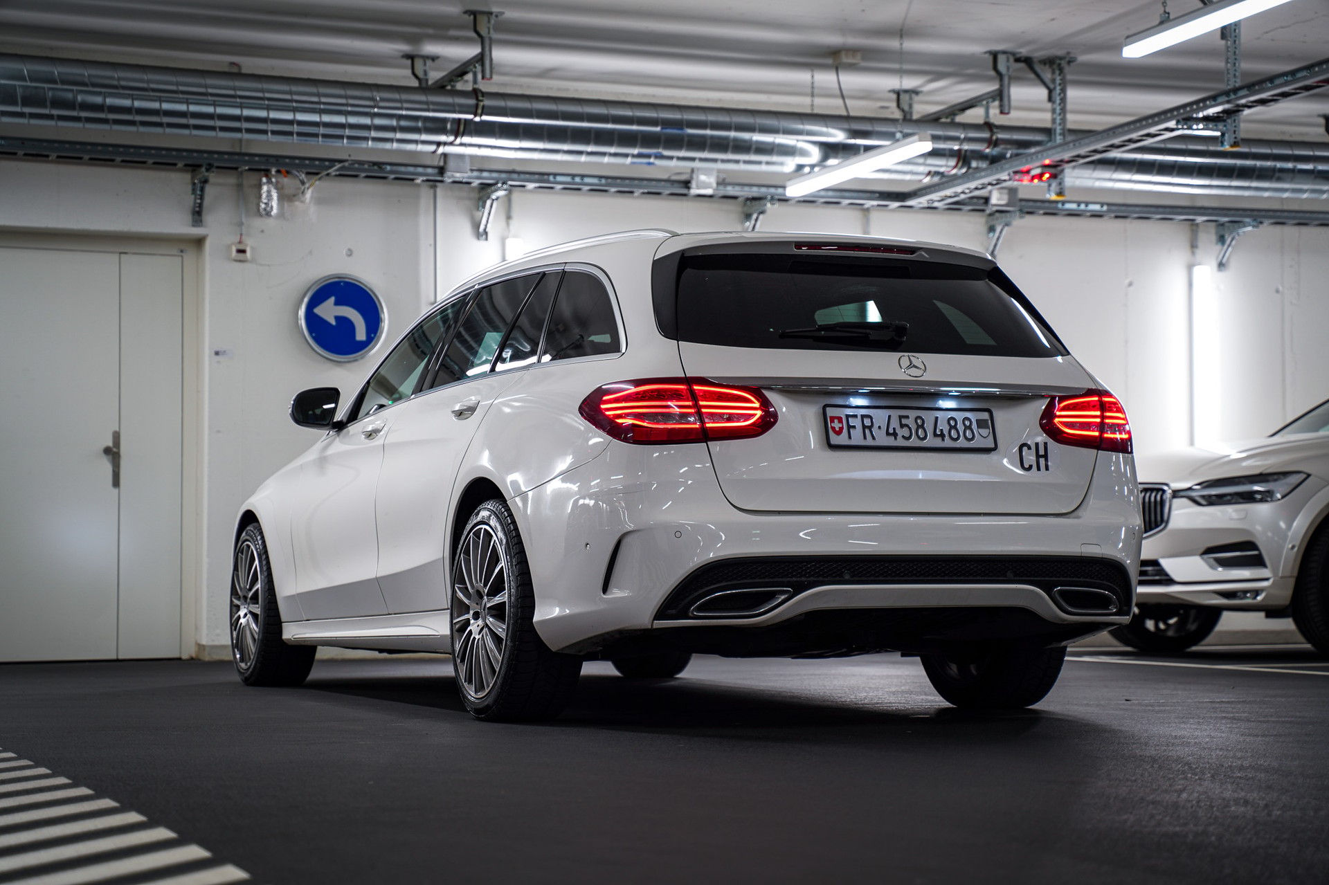 MERCEDES-BENZ C 220 BlueTEC AMG Line 7G-Tronic-image-2