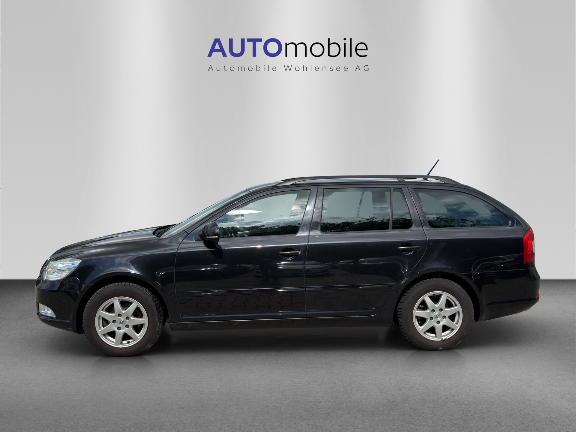 SKODA Octavia Combi 1.4 TSI Elegance DSG-image-0