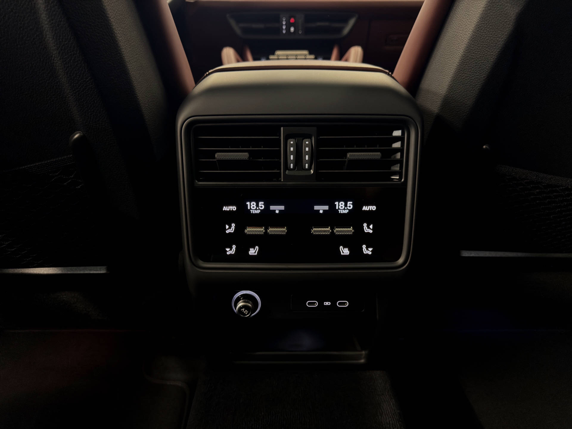 PORSCHE Cayenne Turbo E-Hybrid-image-12