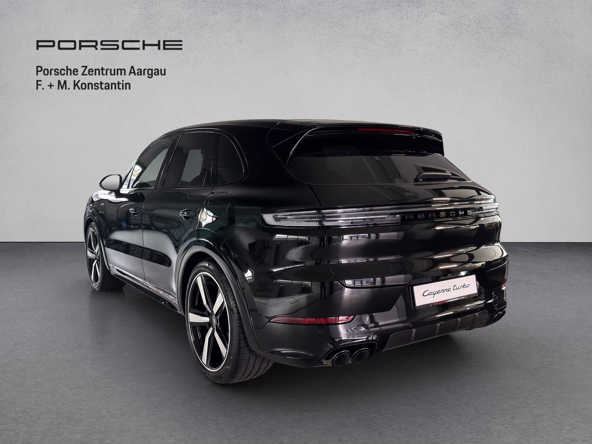 PORSCHE Cayenne Turbo E-Hybrid-image-3