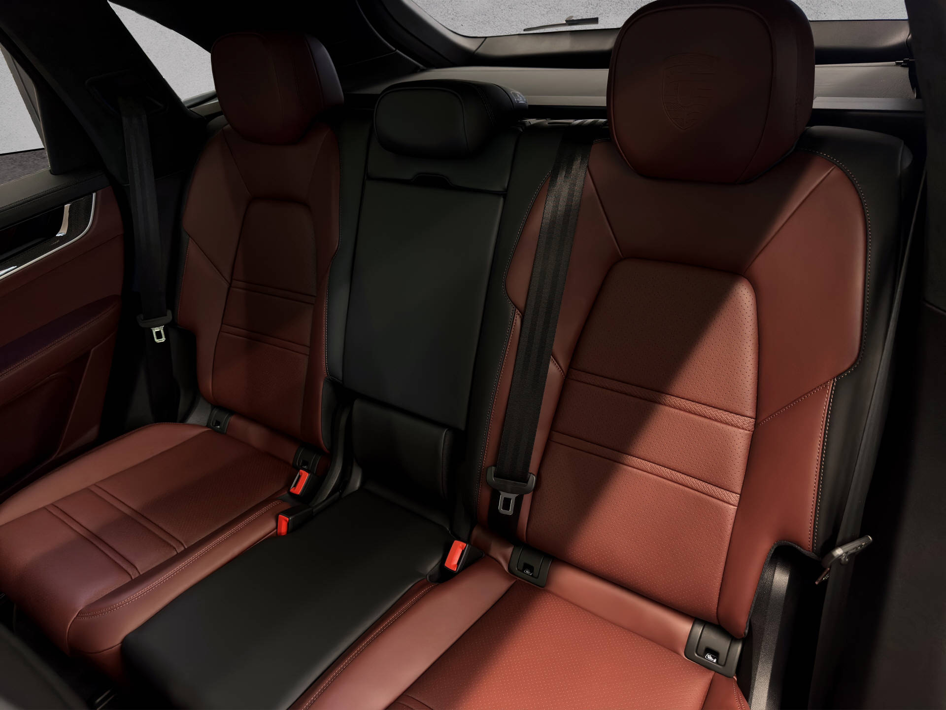 PORSCHE Cayenne Turbo E-Hybrid-image-13