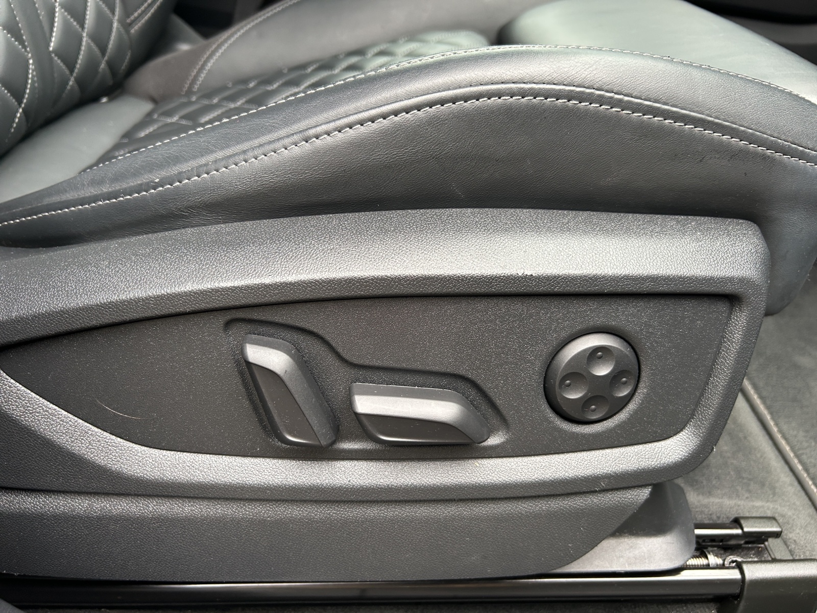 AUDI Q5 Sportback 55 TFSI e PHEV S line quattro S-tronic-image-22