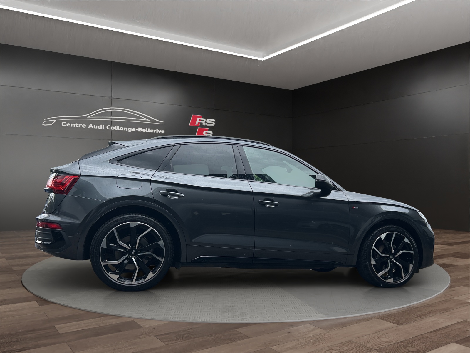 AUDI Q5 Sportback 55 TFSI e PHEV S line quattro S-tronic-image-6