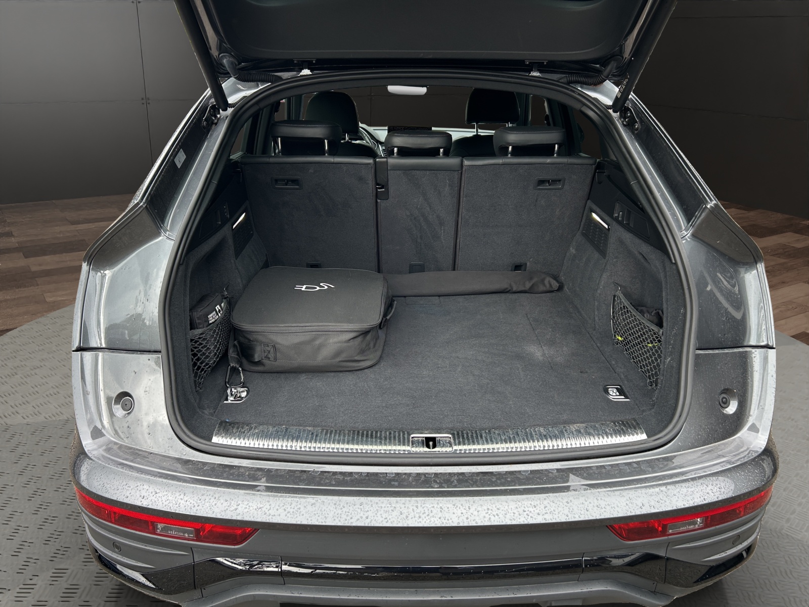 AUDI Q5 Sportback 55 TFSI e PHEV S line quattro S-tronic-image-17