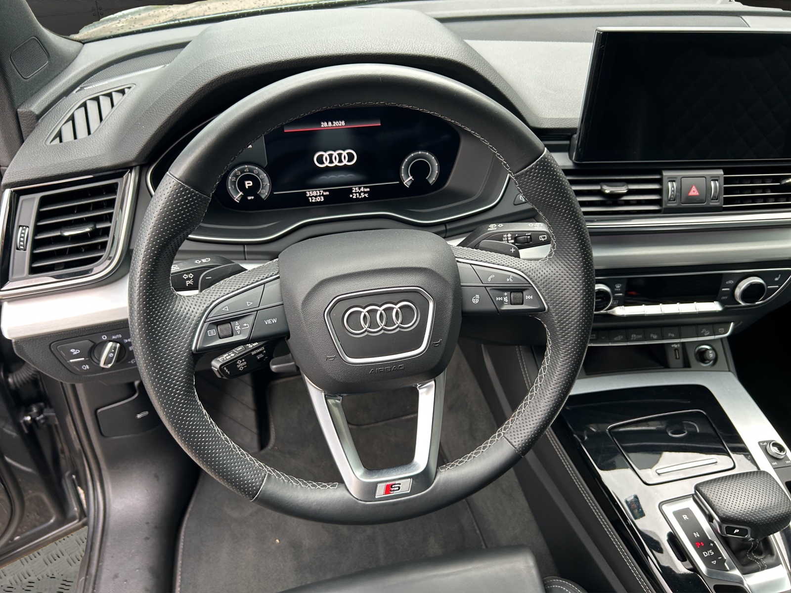 AUDI Q5 Sportback 55 TFSI e PHEV S line quattro S-tronic-image-9