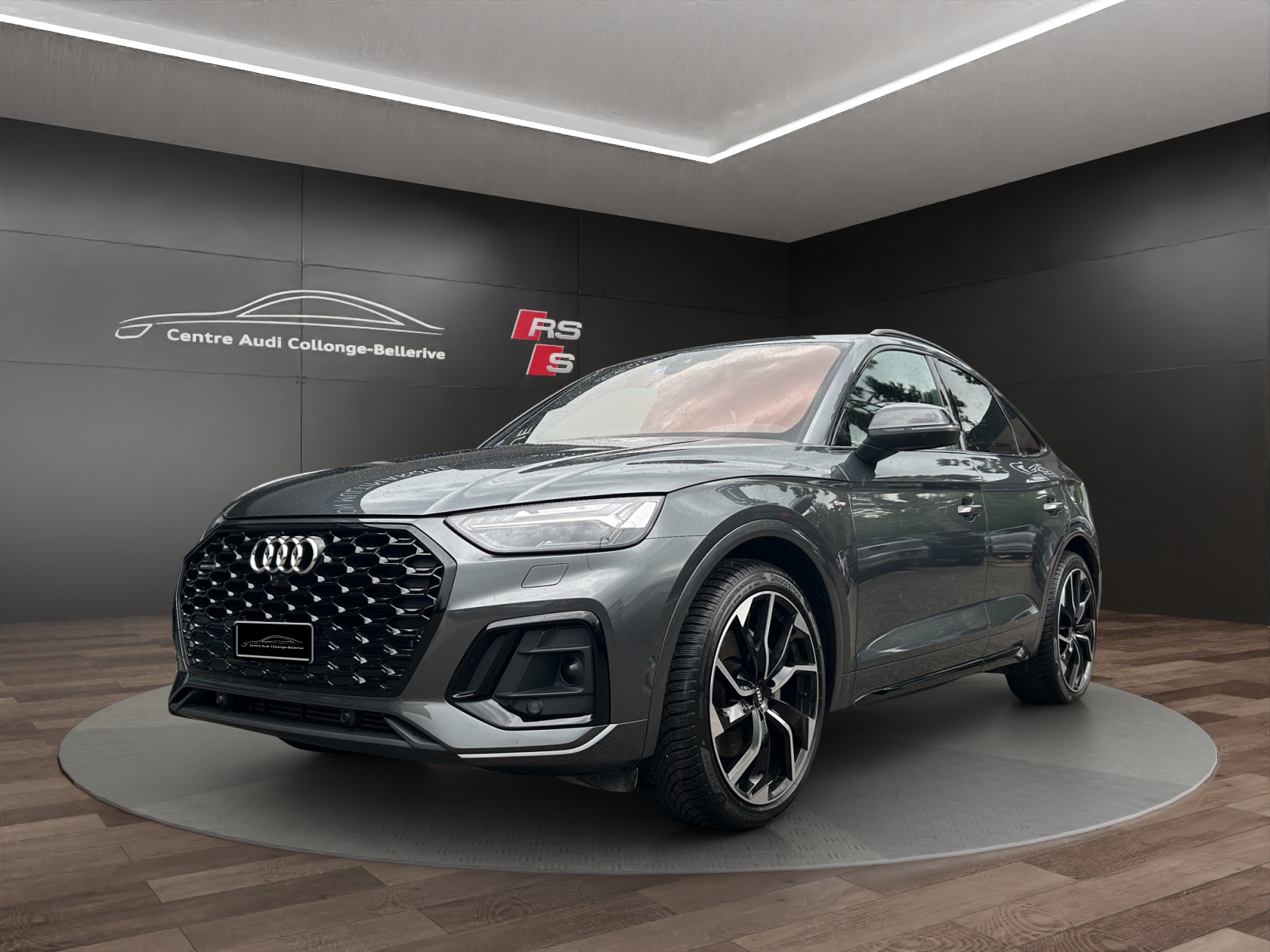 AUDI Q5 Sportback 55 TFSI e PHEV S line quattro S-tronic-image-0