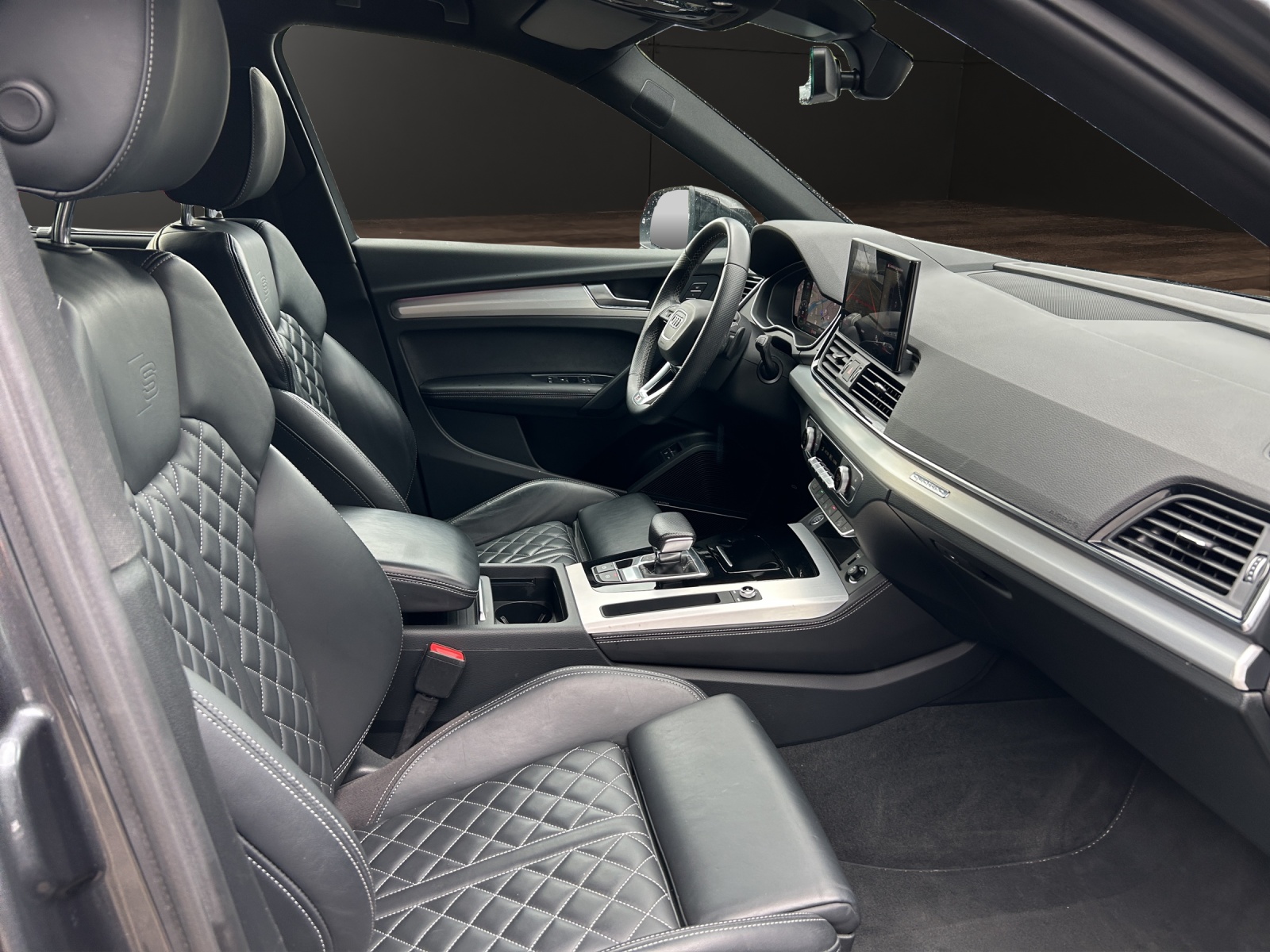 AUDI Q5 Sportback 55 TFSI e PHEV S line quattro S-tronic-image-15