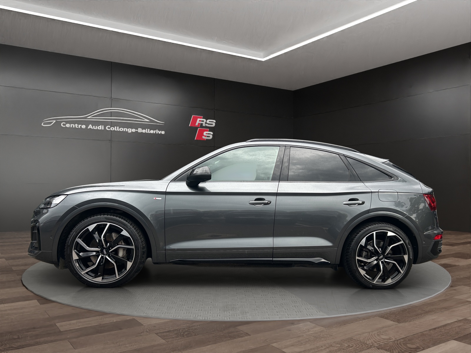 AUDI Q5 Sportback 55 TFSI e PHEV S line quattro S-tronic-image-2