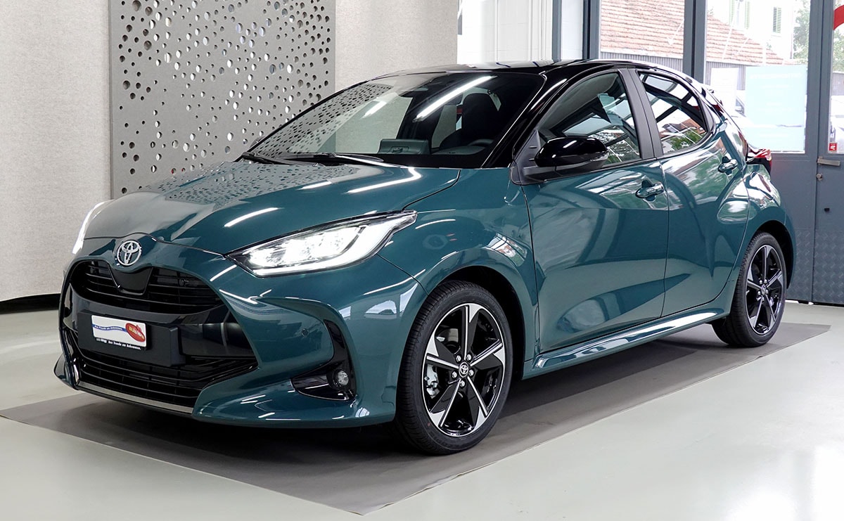 TOYOTA Yaris 1.5 Premium e-CVT, Bitone-image-0
