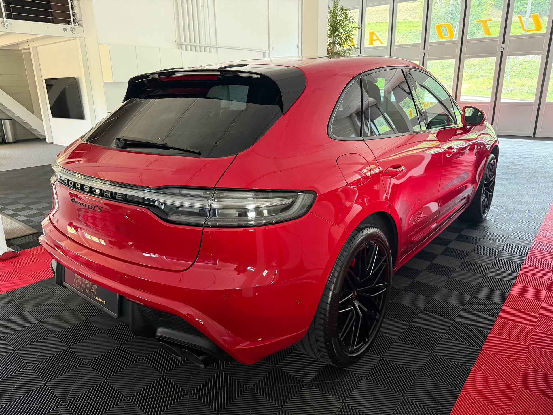 PORSCHE Macan GTS PDK-image-5