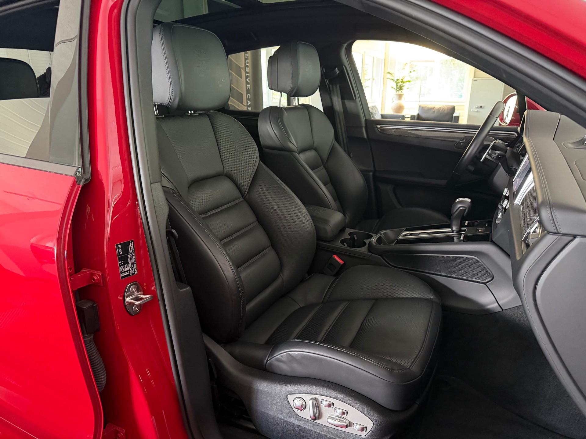 PORSCHE Macan GTS PDK-image-12
