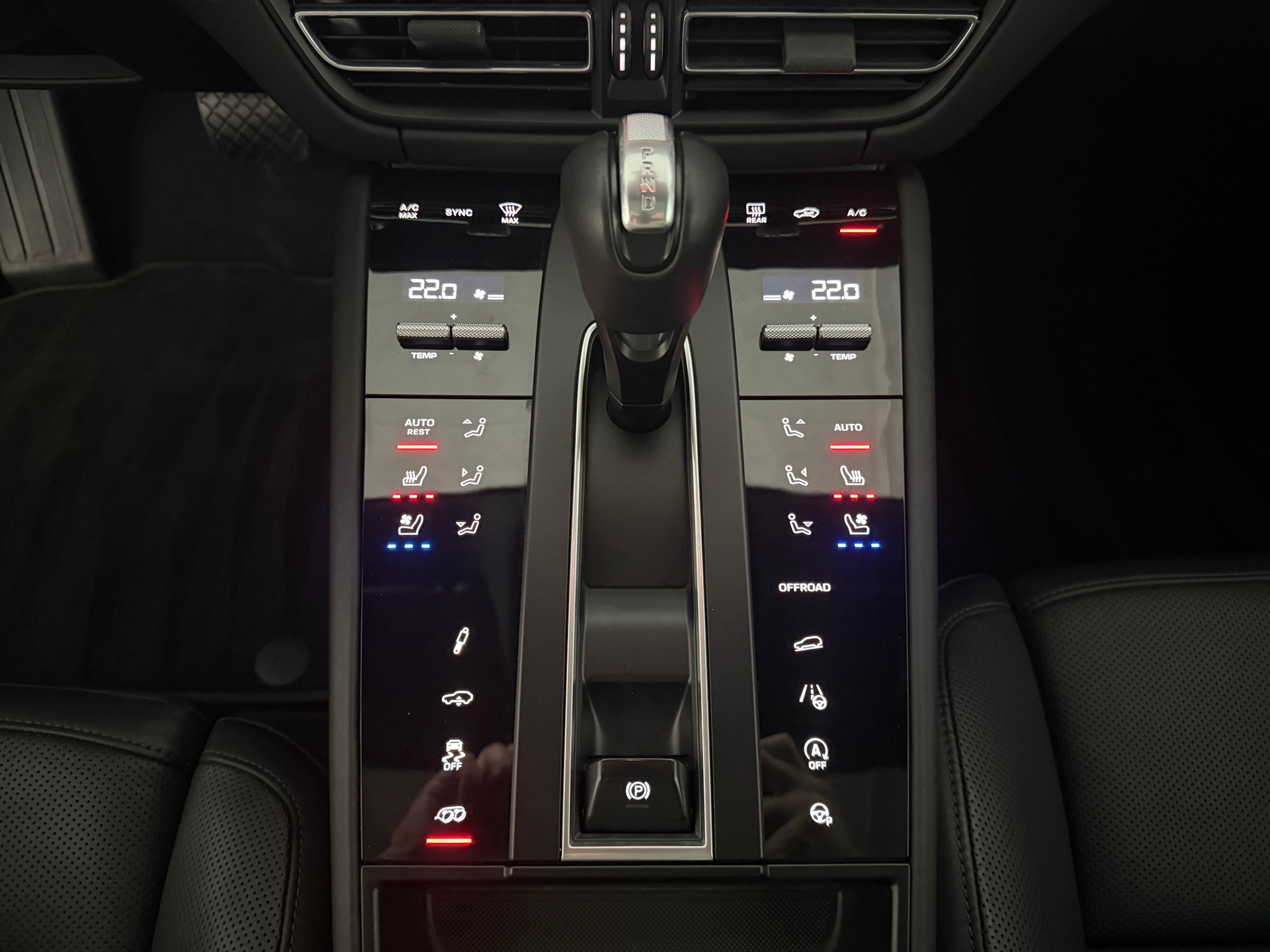 PORSCHE Macan GTS PDK-image-9