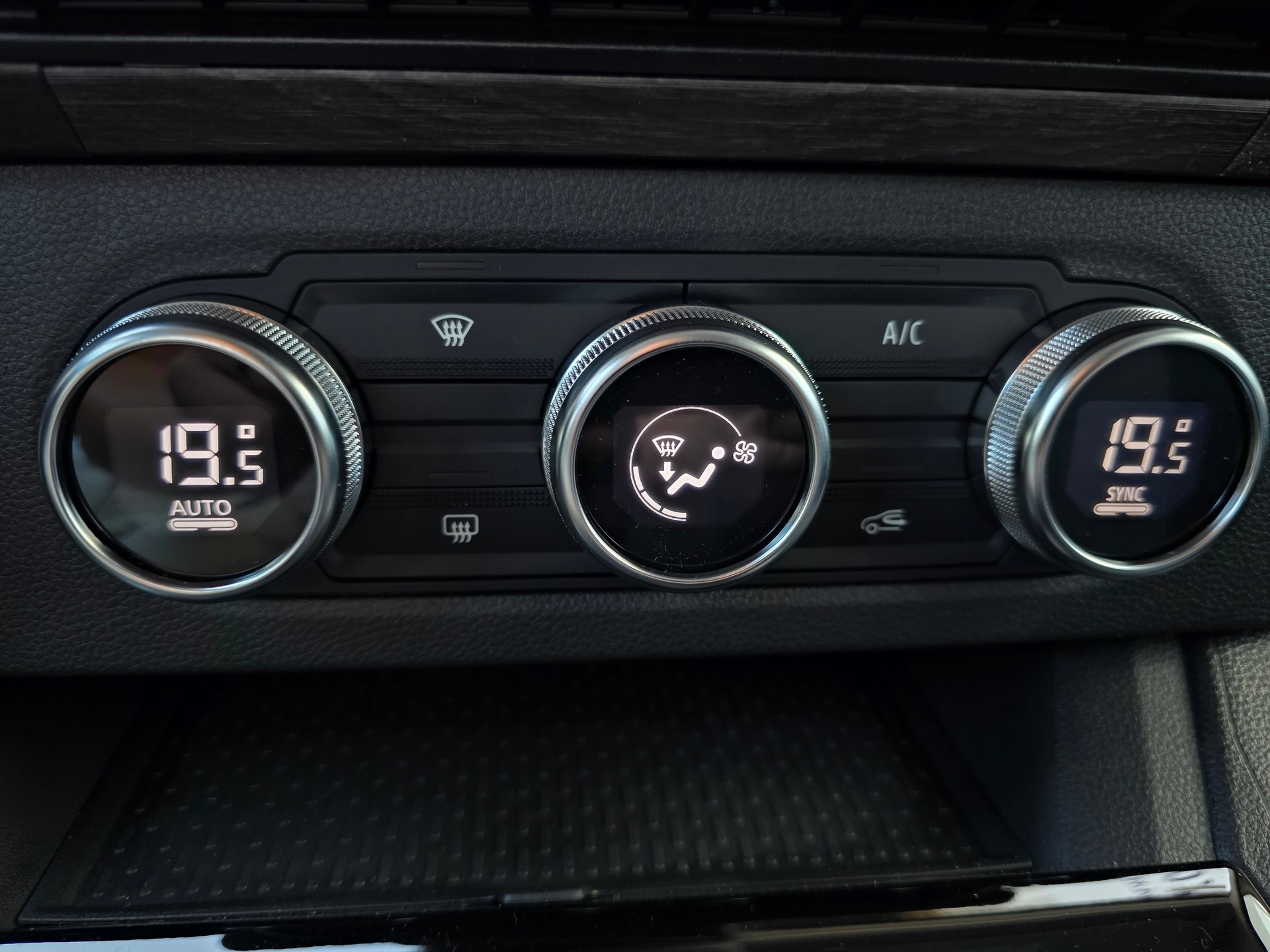 RENAULT Kangoo 1.3 TCe 130 PF Techno EDC-image-13
