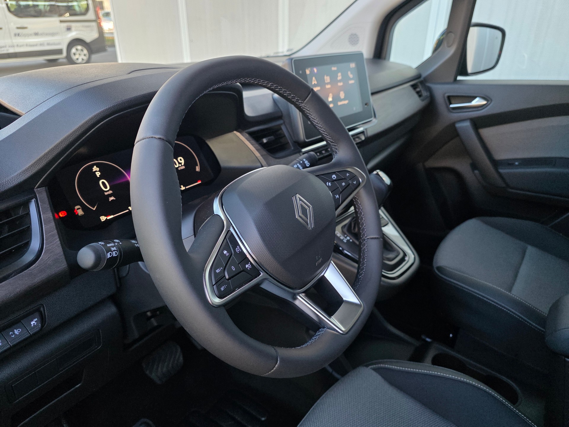 RENAULT Kangoo 1.3 TCe 130 PF Techno EDC-image-7