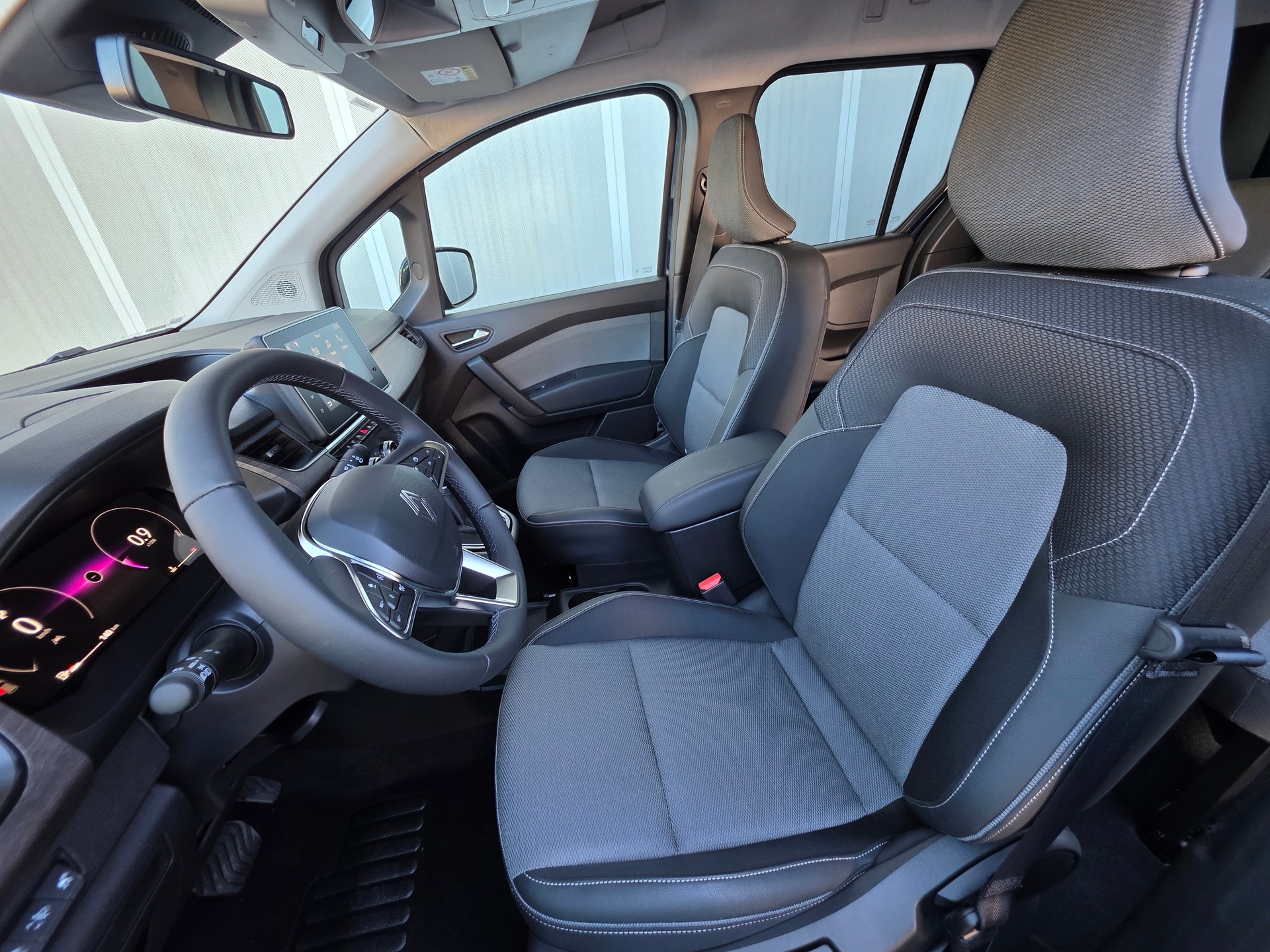 RENAULT Kangoo 1.3 TCe 130 PF Techno EDC-image-8