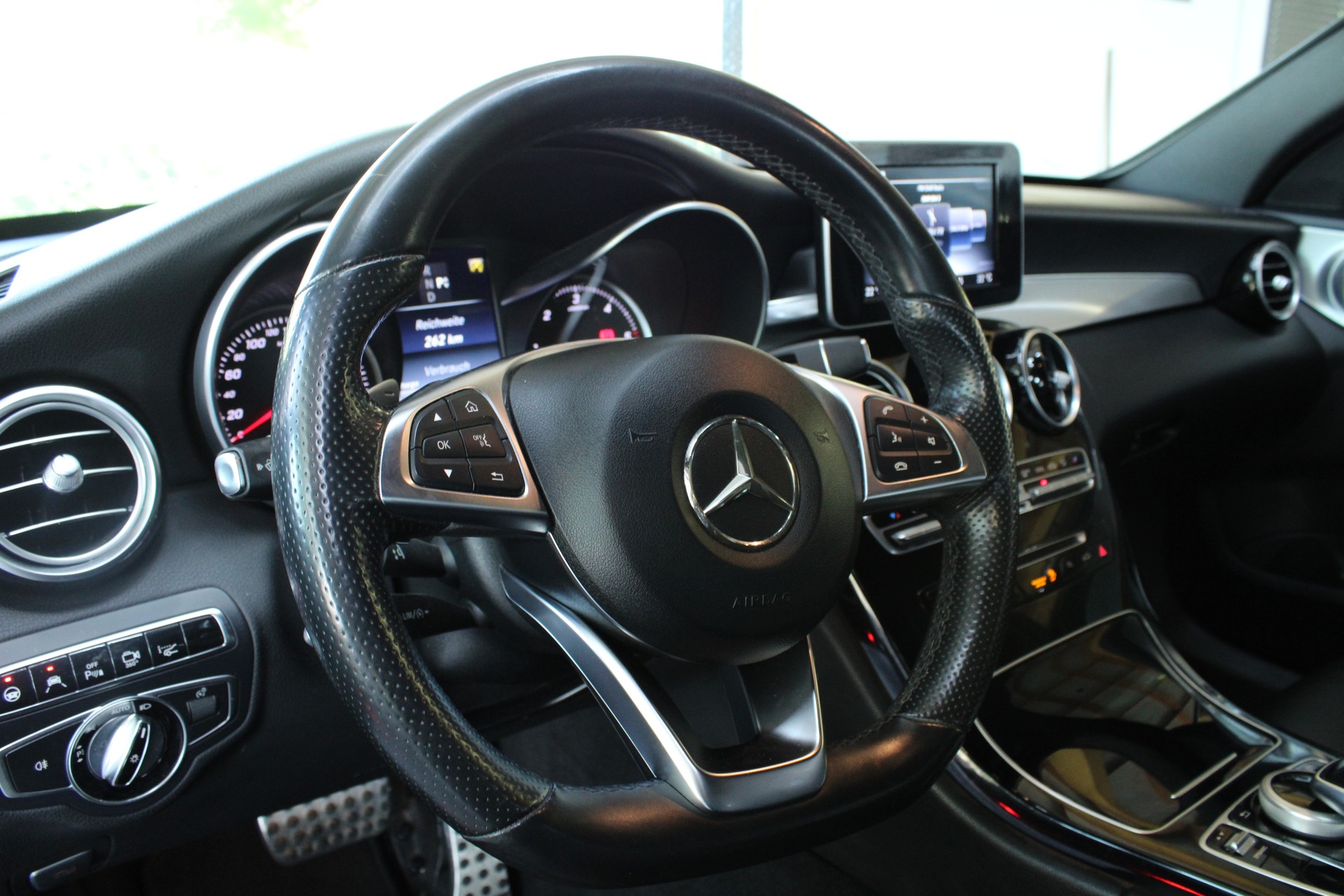 MERCEDES-BENZ C 200 BlueTEC AMG Line 7G-Tronic-image-8