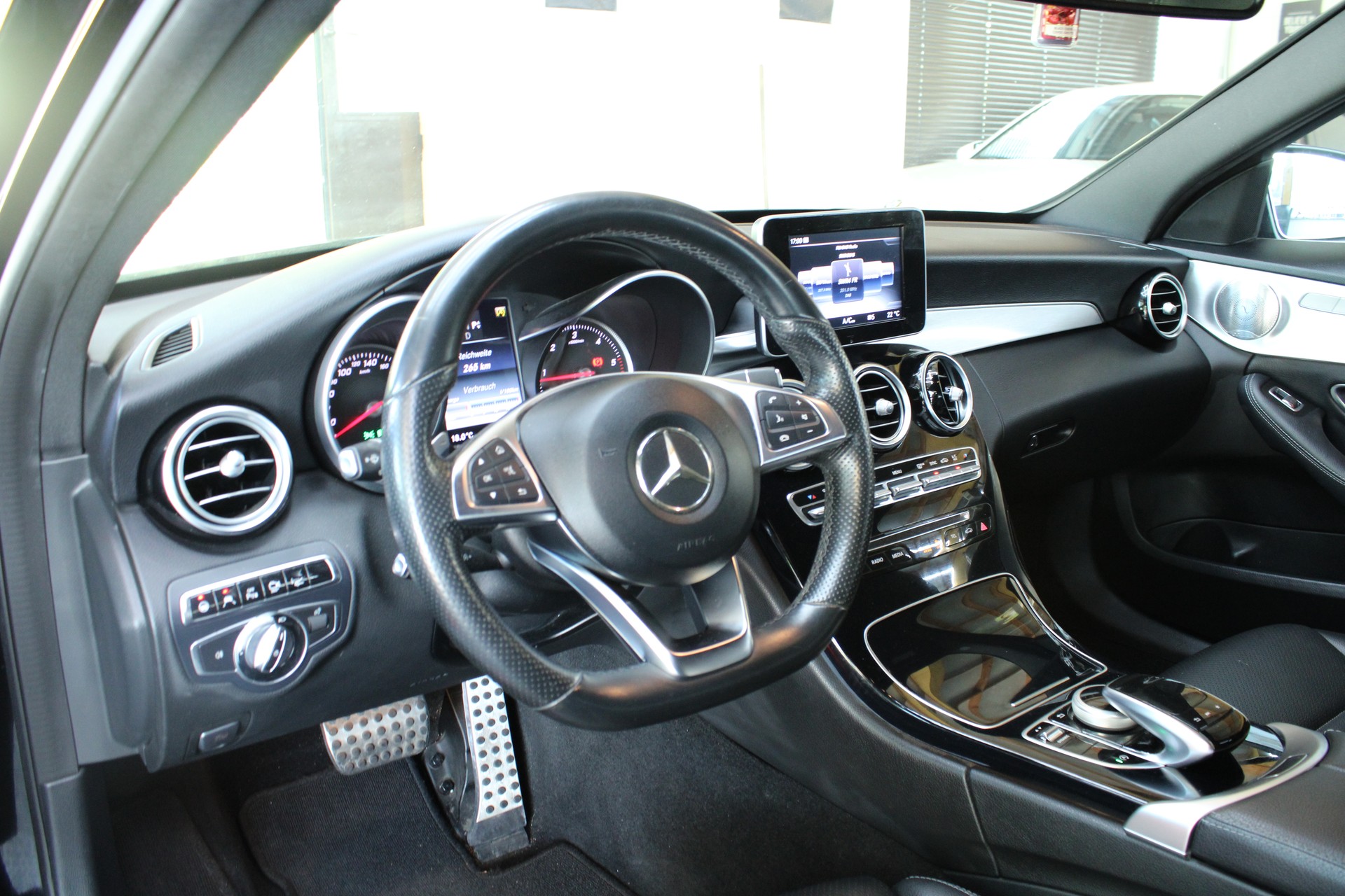 MERCEDES-BENZ C 200 BlueTEC AMG Line 7G-Tronic-image-7