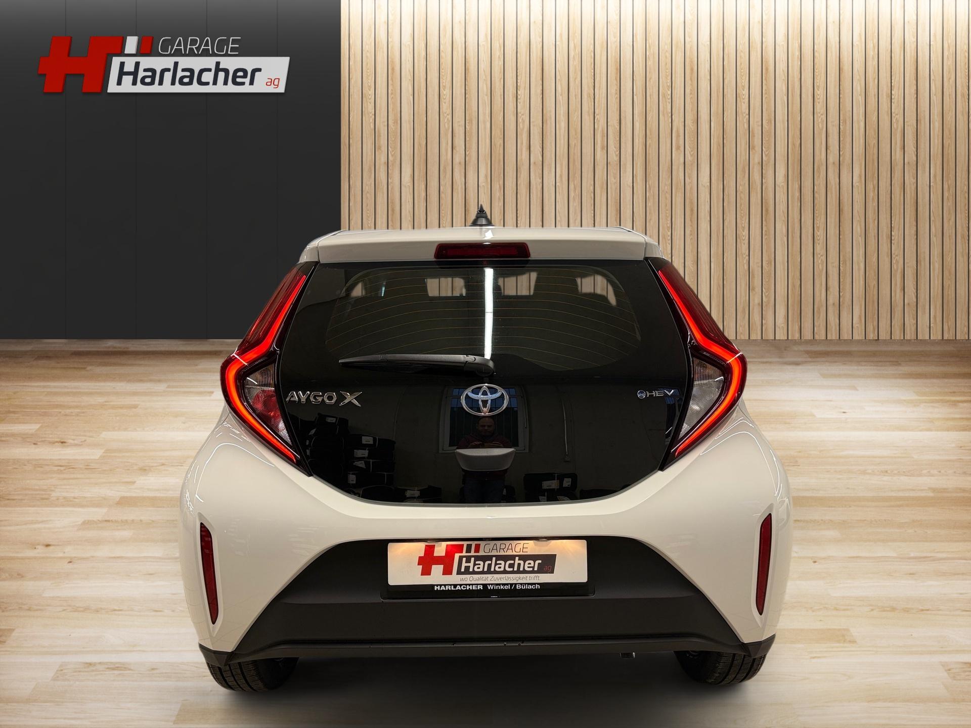 TOYOTA Aygo X 1.5 VVT-i HSD Comfort-image-5