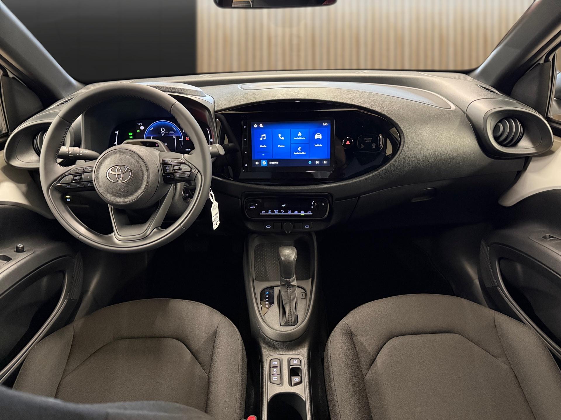 TOYOTA Aygo X 1.5 VVT-i HSD Comfort-image-12