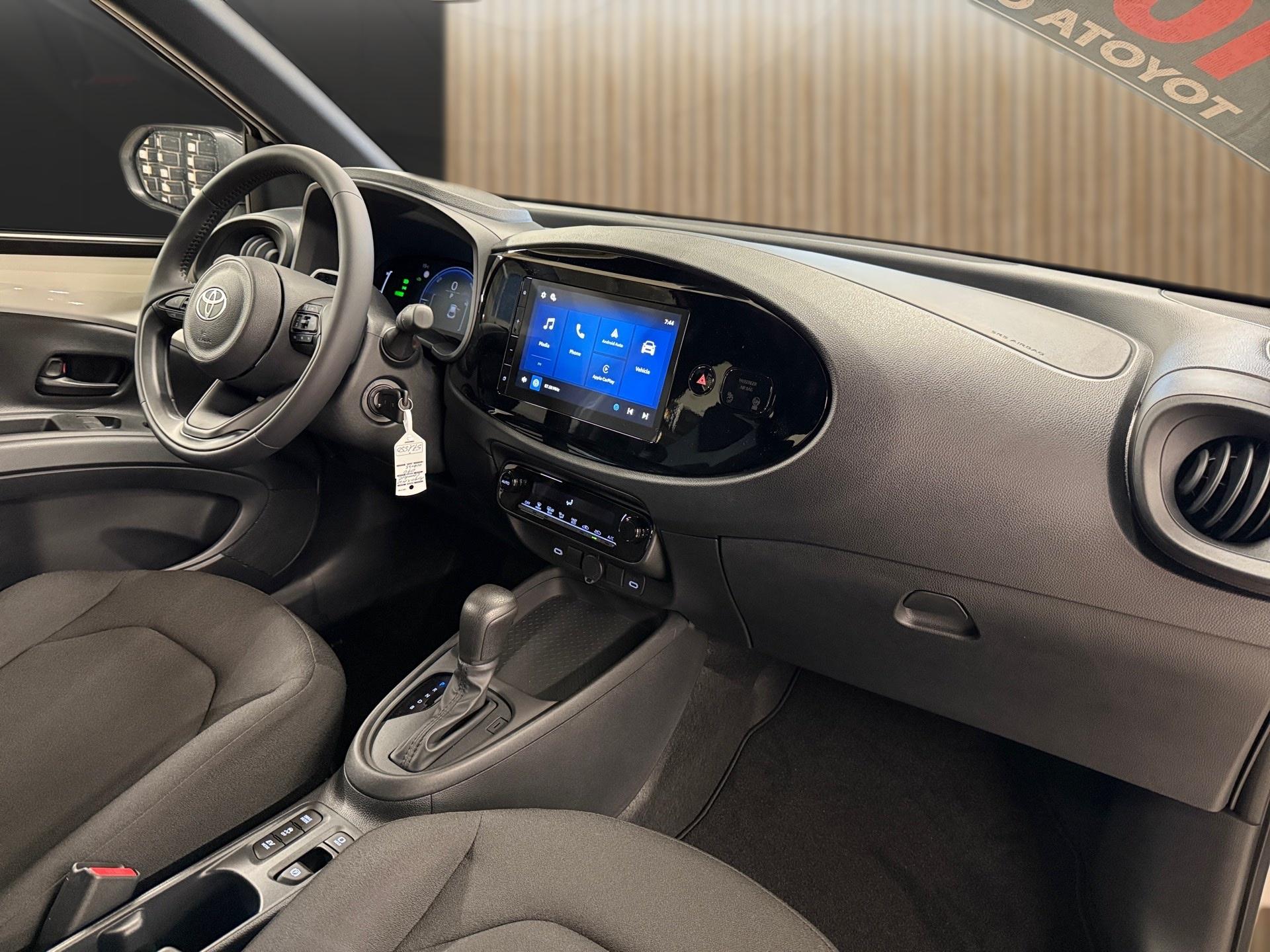 TOYOTA Aygo X 1.5 VVT-i HSD Comfort-image-14