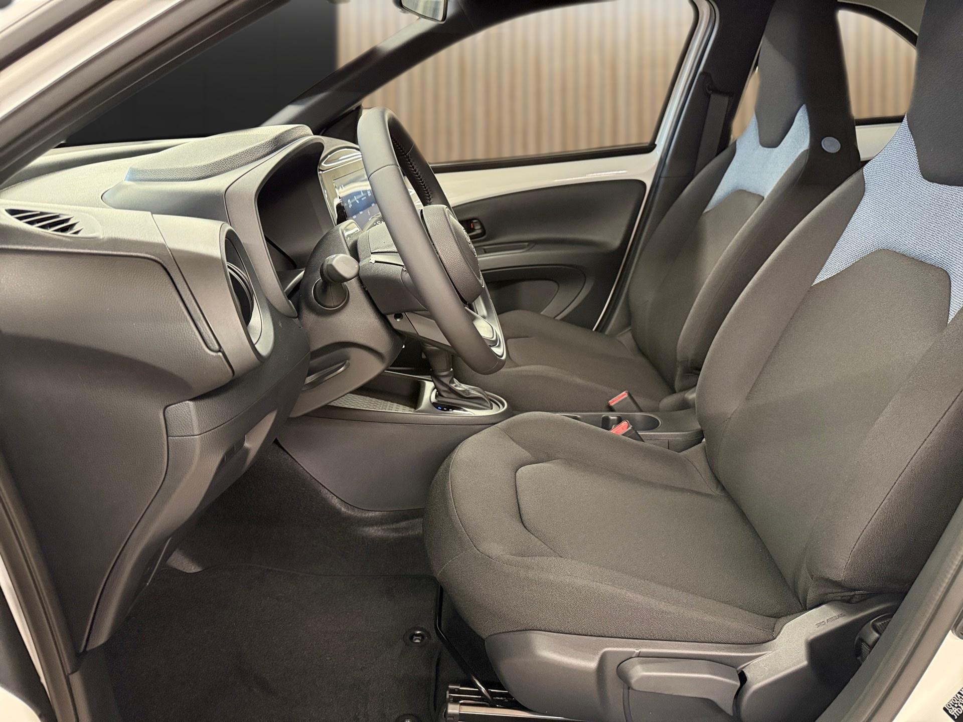 TOYOTA Aygo X 1.5 VVT-i HSD Comfort-image-10
