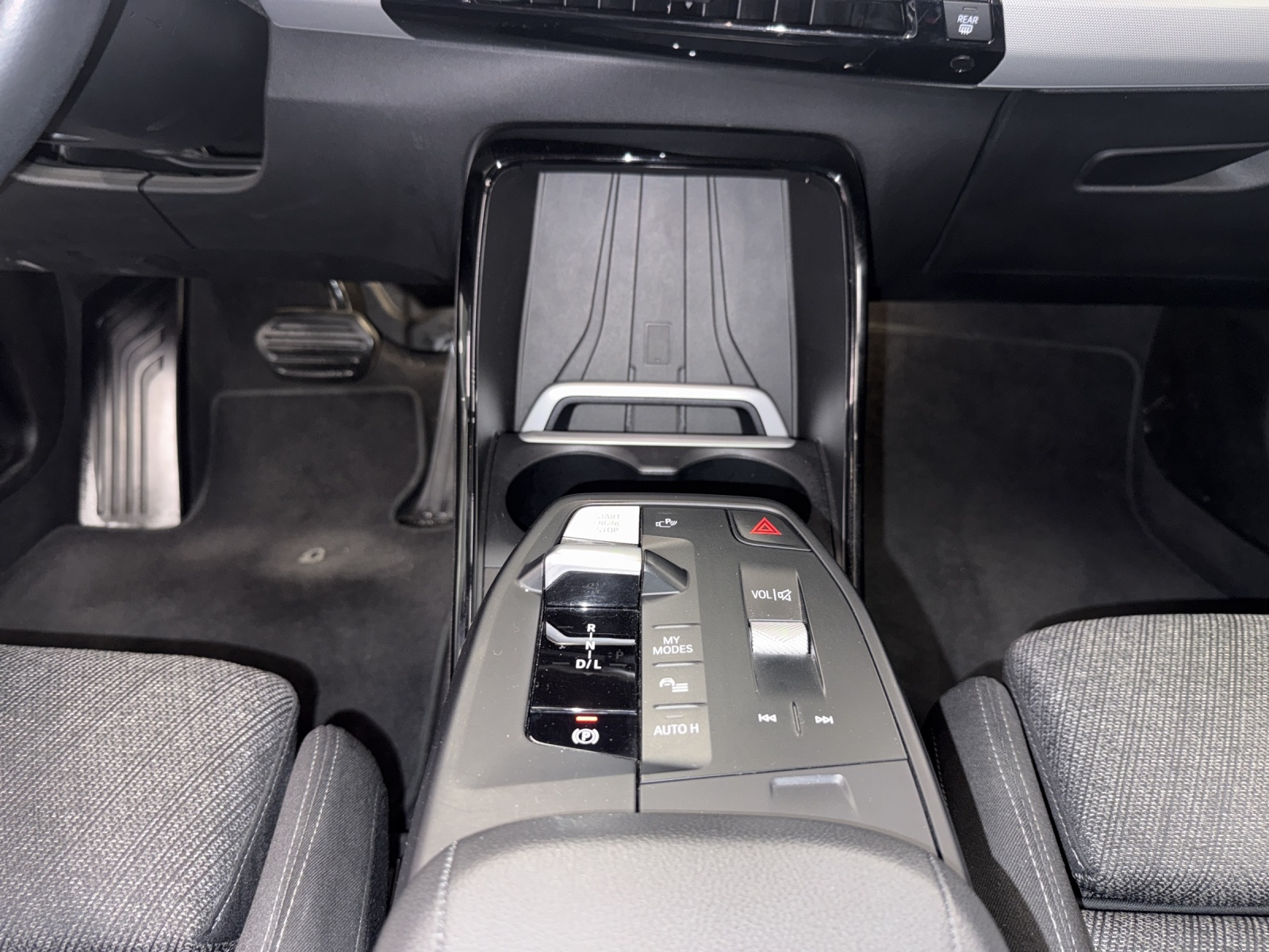 BMW 218d Active Tourer-image-15