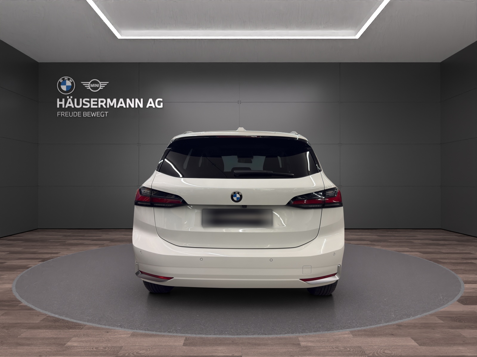 BMW 218d Active Tourer-image-5