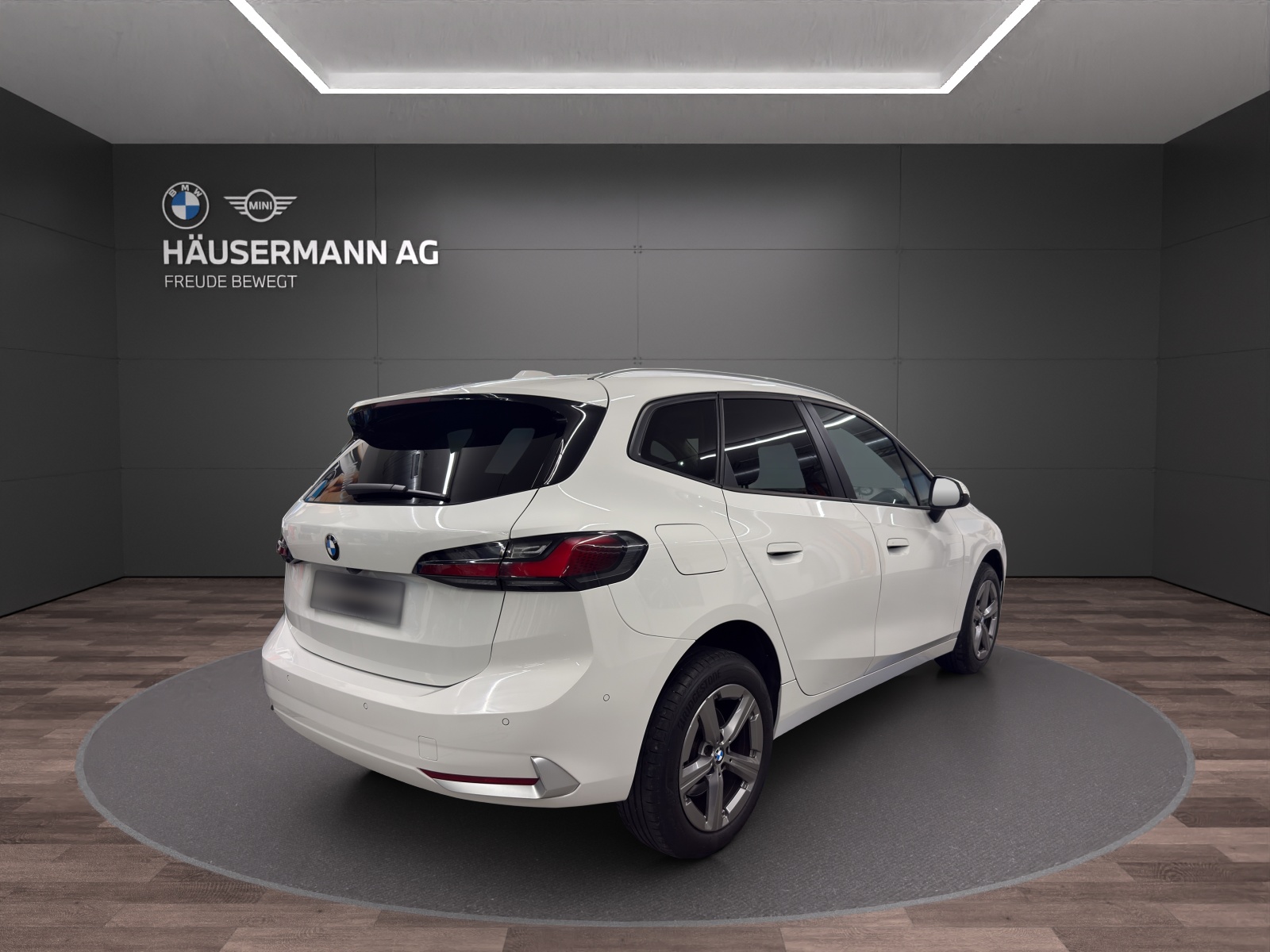 BMW 218d Active Tourer-image-4