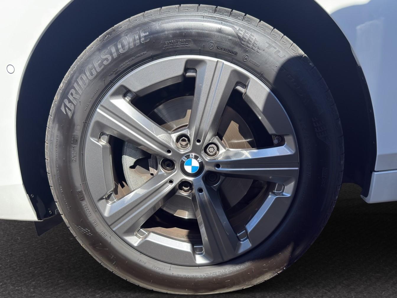 BMW 218d Active Tourer-image-8