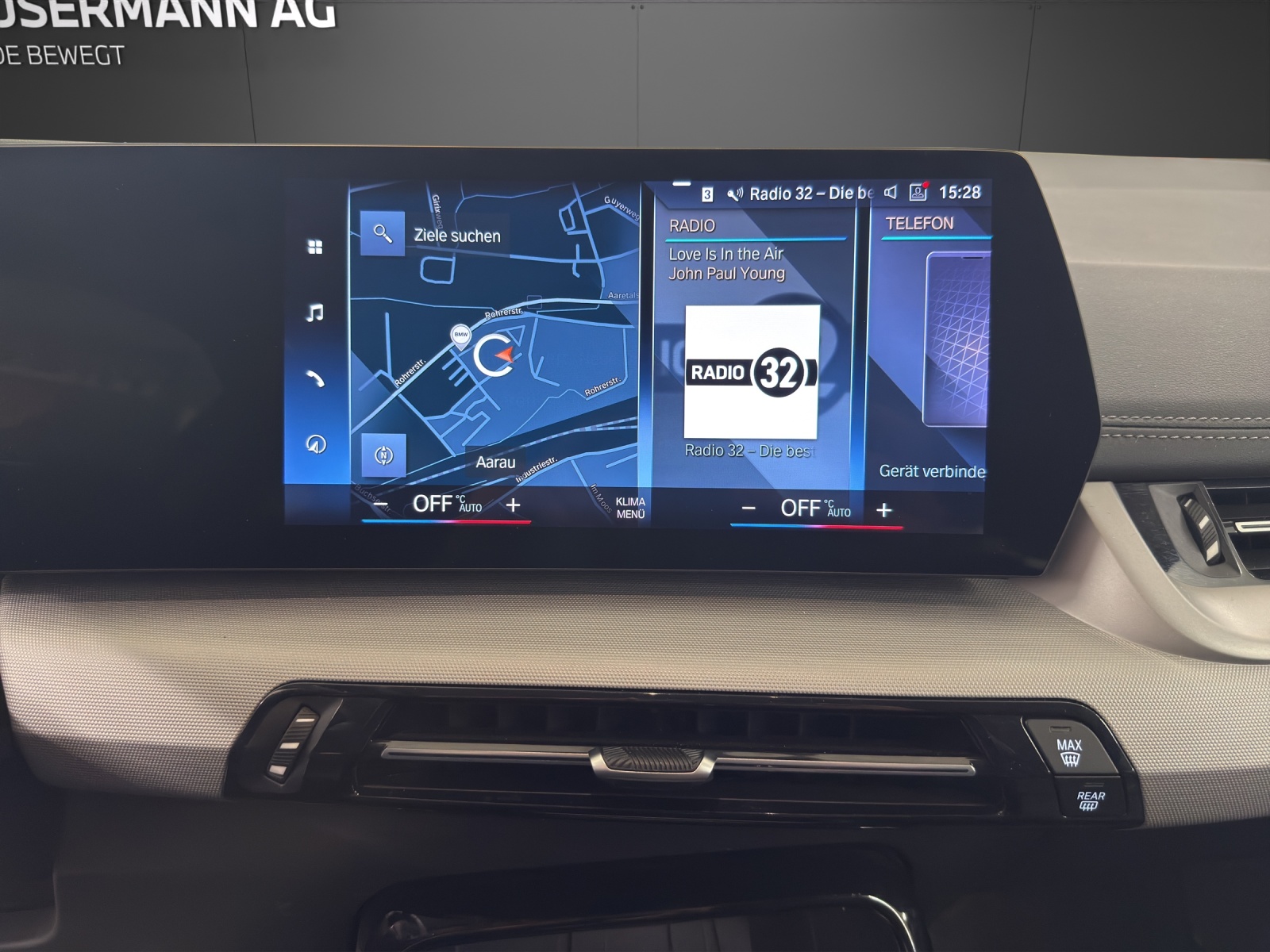BMW 218d Active Tourer-image-16